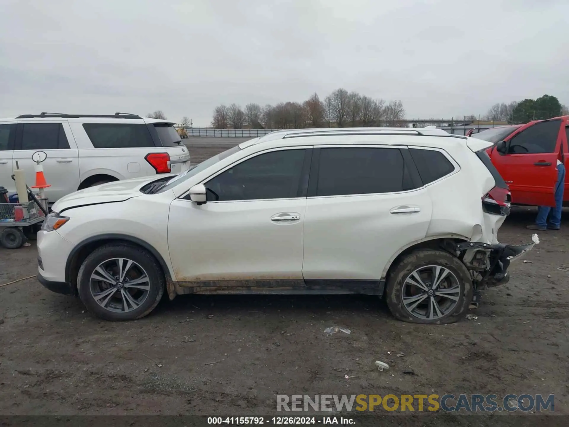 13 Photograph of a damaged car JN8AT2MT4KW263267 NISSAN ROGUE 2019