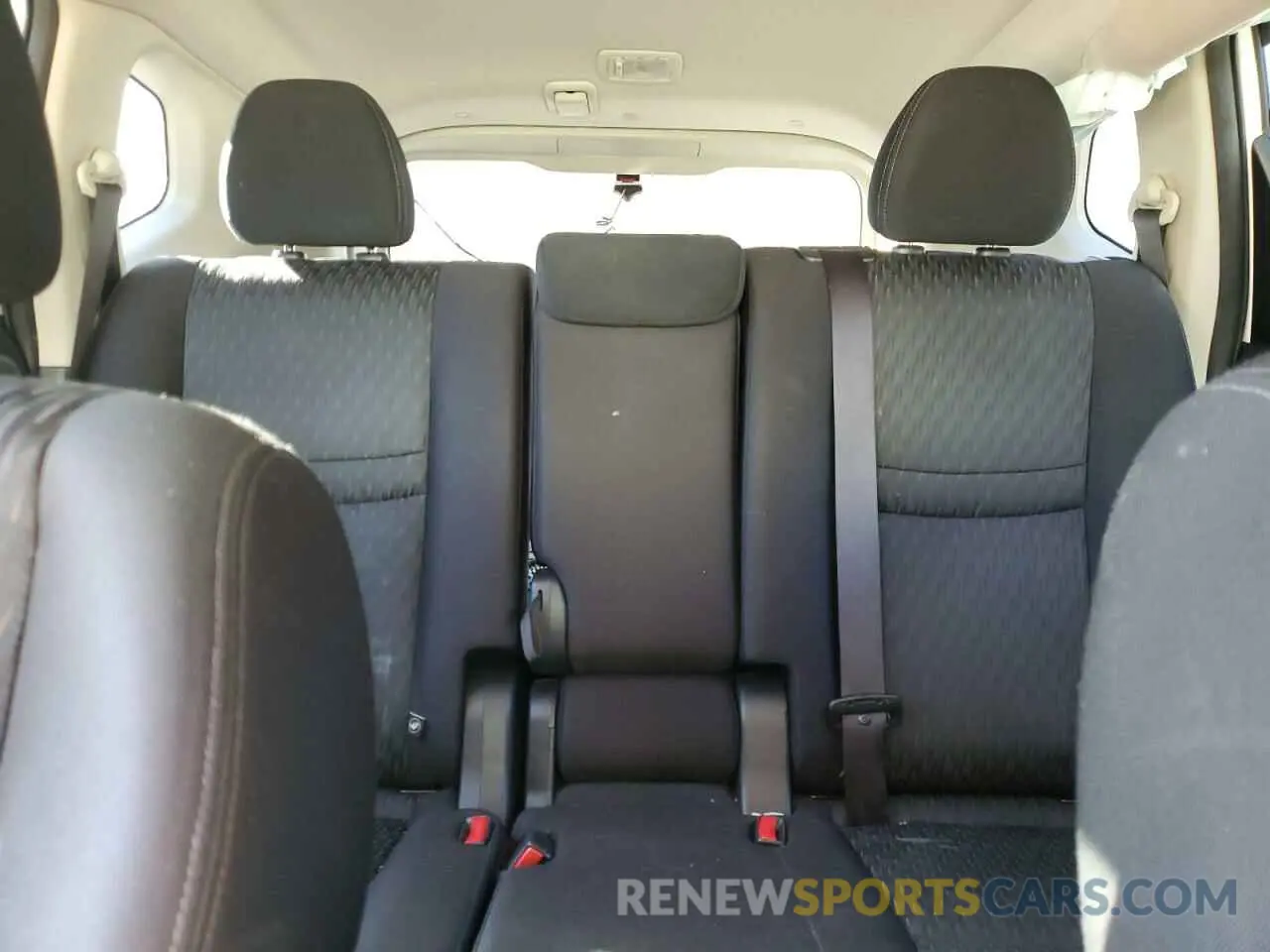 10 Photograph of a damaged car JN8AT2MT5KW251838 NISSAN ROGUE 2019