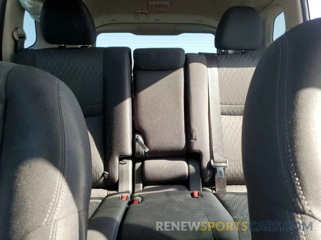 10 Photograph of a damaged car JN8AT2MT5KW504222 NISSAN ROGUE 2019