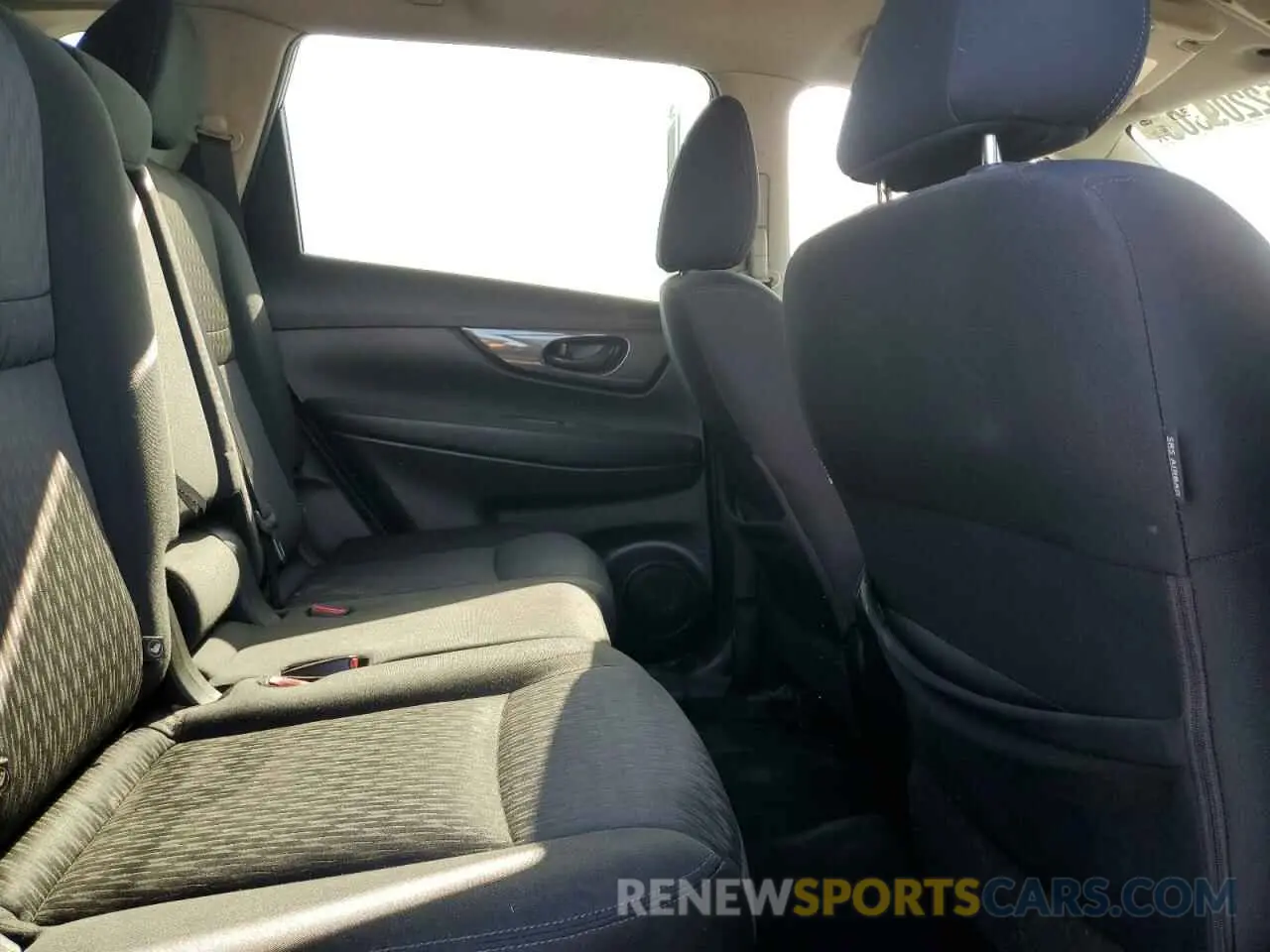 11 Photograph of a damaged car JN8AT2MT5KW504222 NISSAN ROGUE 2019
