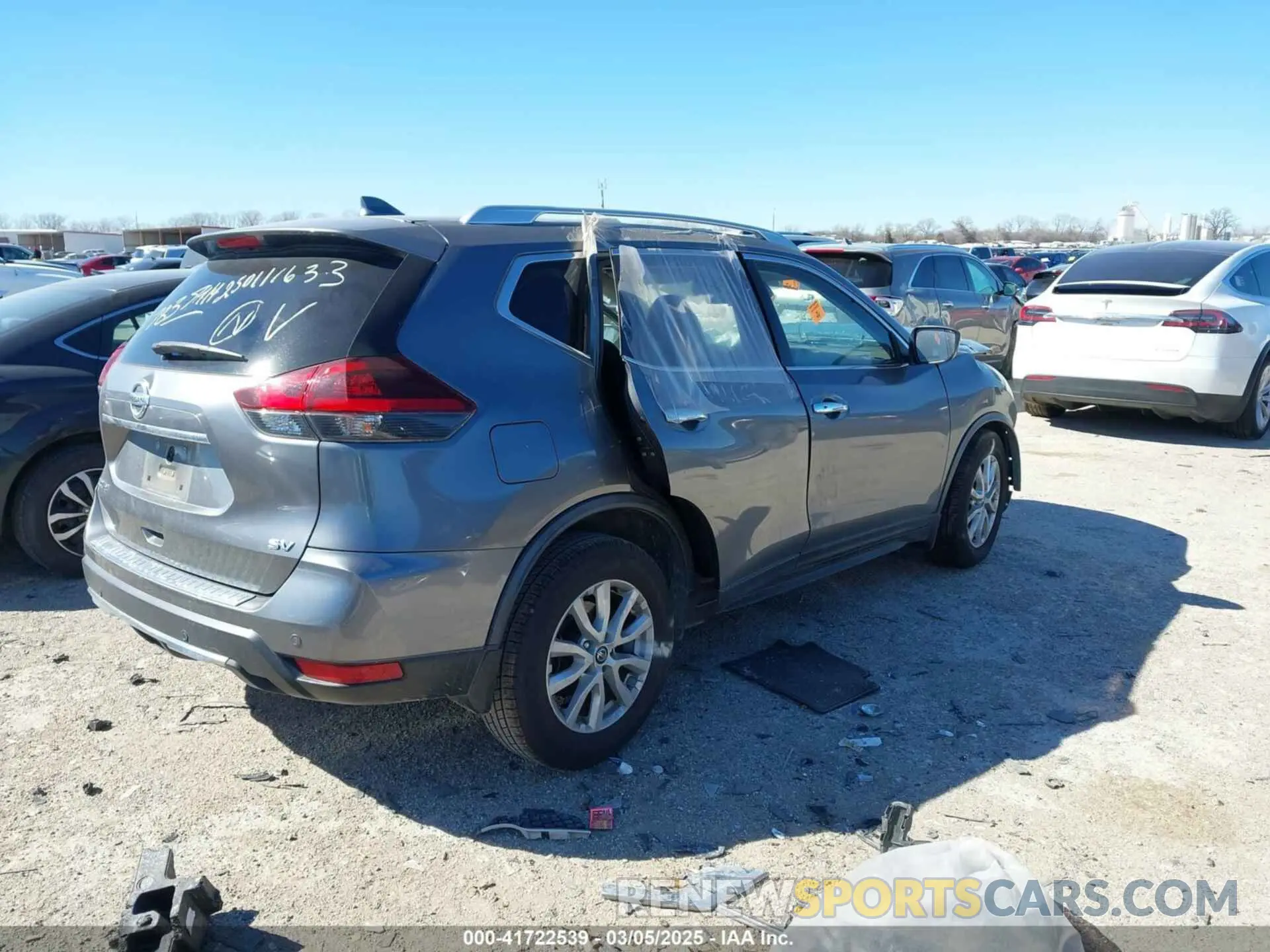 4 Photograph of a damaged car JN8AT2MT5KW505497 NISSAN ROGUE 2019