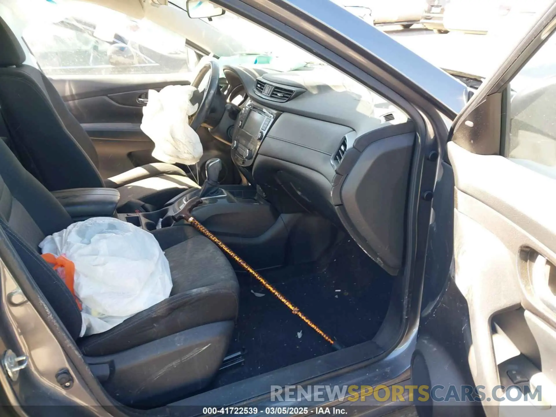 5 Photograph of a damaged car JN8AT2MT5KW505497 NISSAN ROGUE 2019