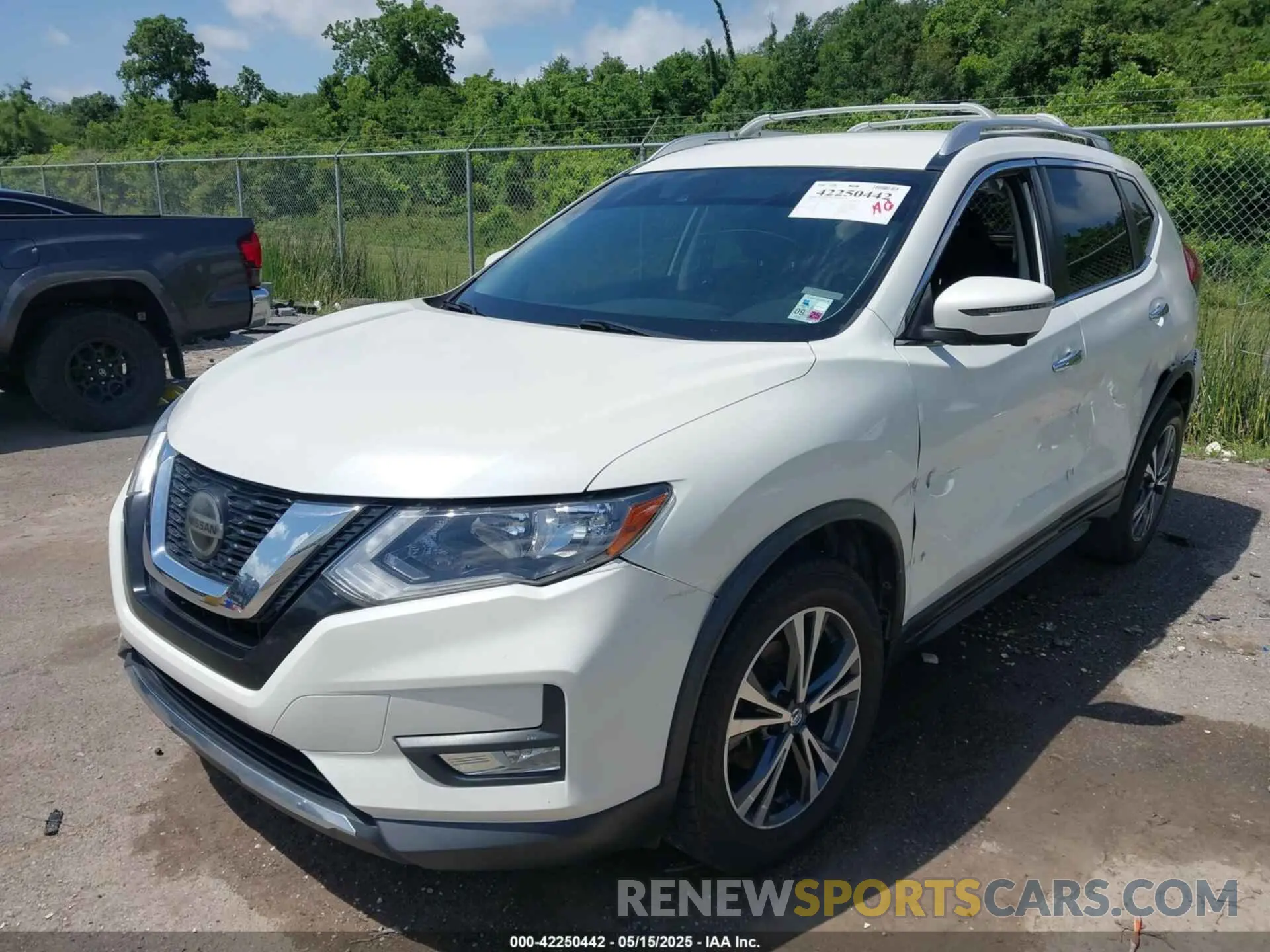 2 Фотография поврежденного автомобиля JN8AT2MT6KW256210 NISSAN ROGUE 2019