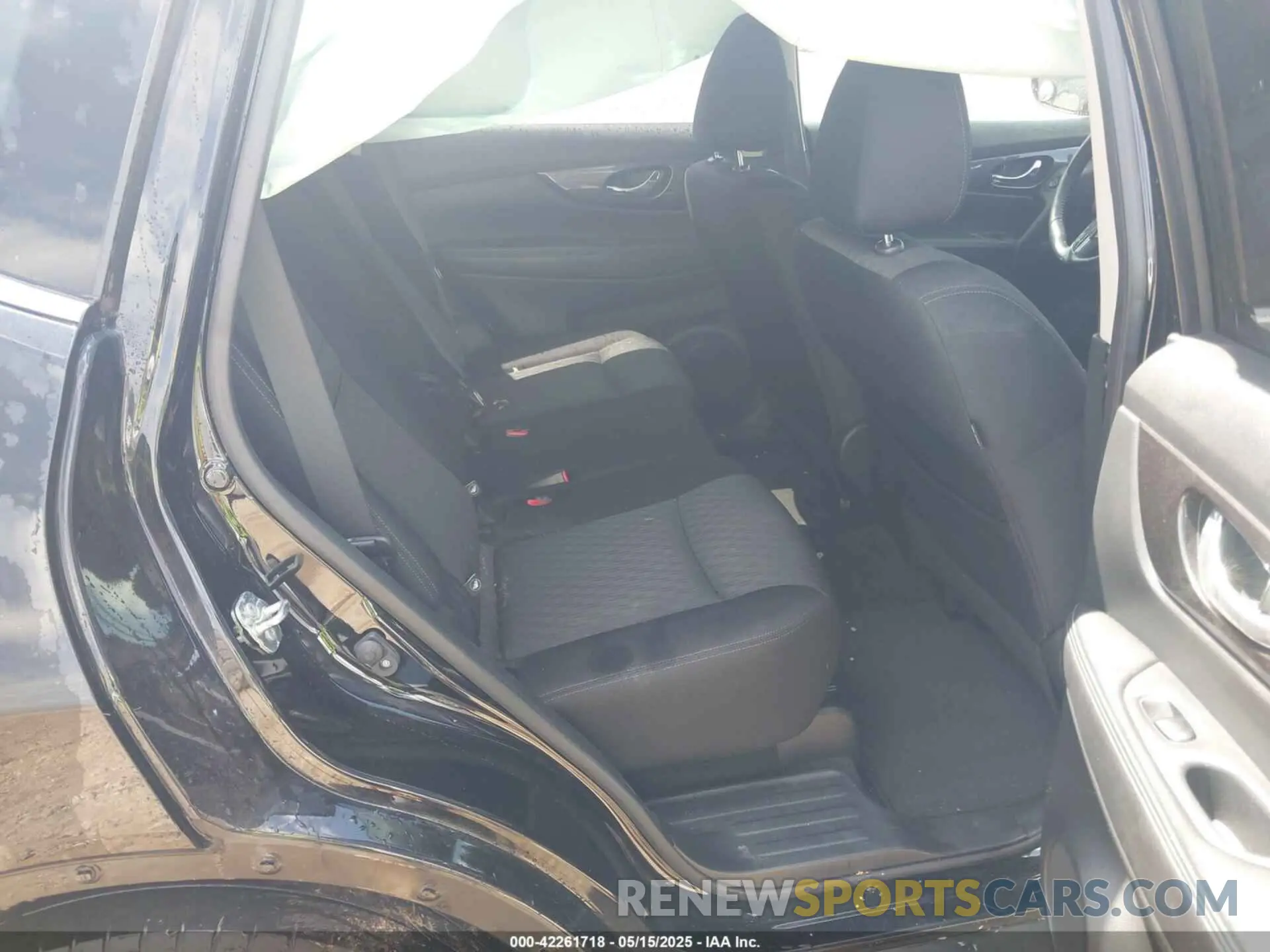 8 Photograph of a damaged car JN8AT2MT6KW267367 NISSAN ROGUE 2019