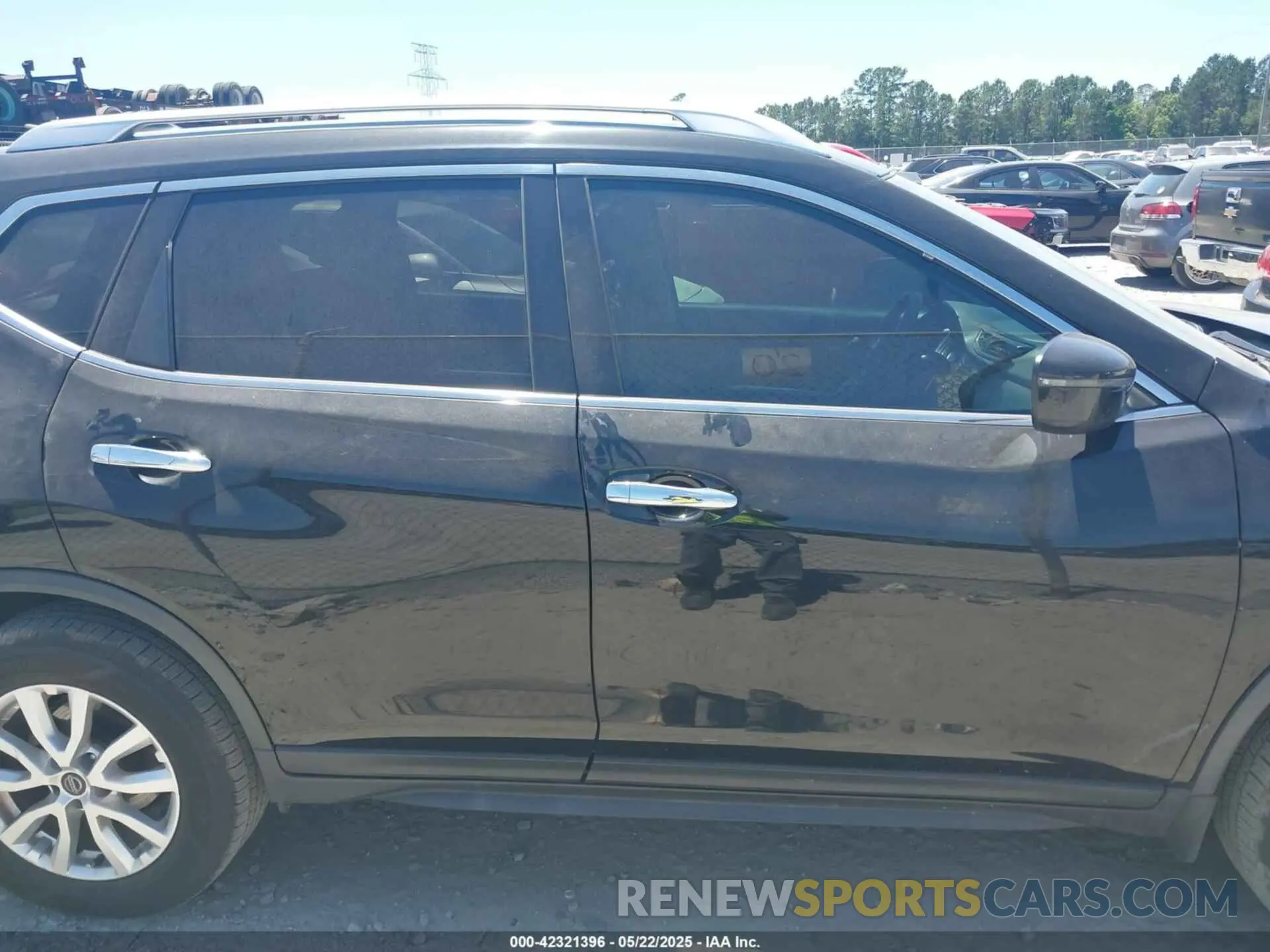 13 Photograph of a damaged car JN8AT2MT7KW266552 NISSAN ROGUE 2019
