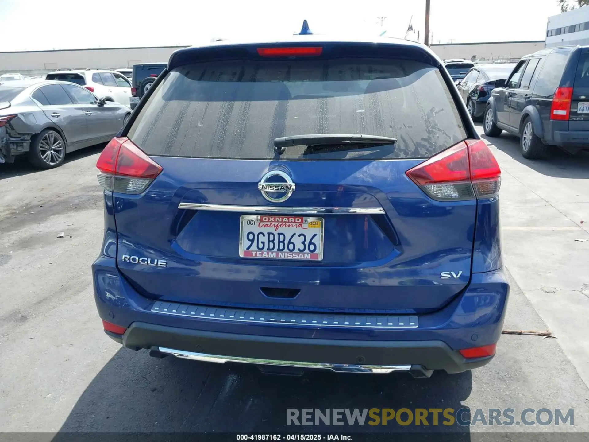 17 Photograph of a damaged car JN8AT2MT7KW268205 NISSAN ROGUE 2019