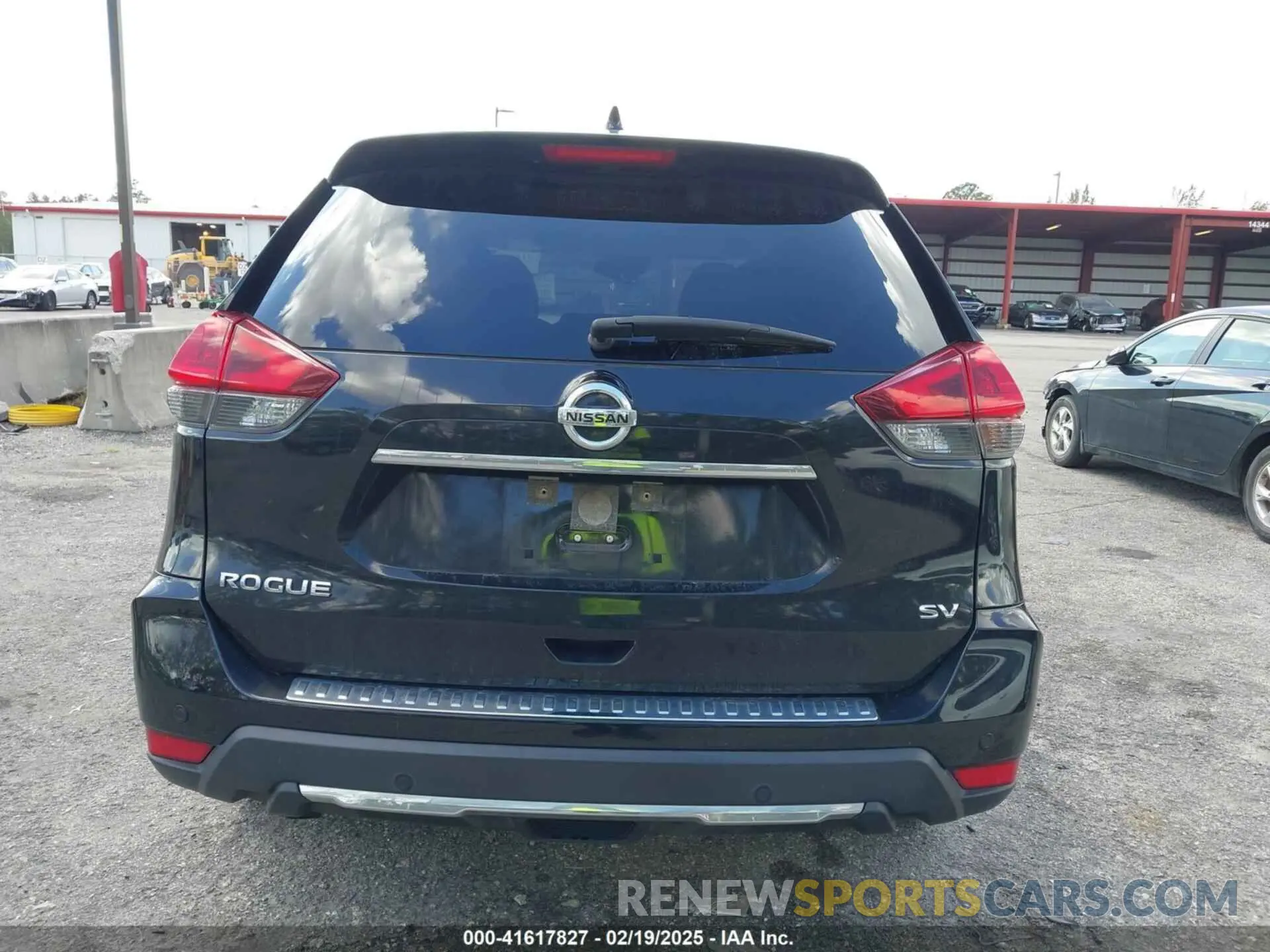 17 Photograph of a damaged car JN8AT2MT7KW503587 NISSAN ROGUE 2019