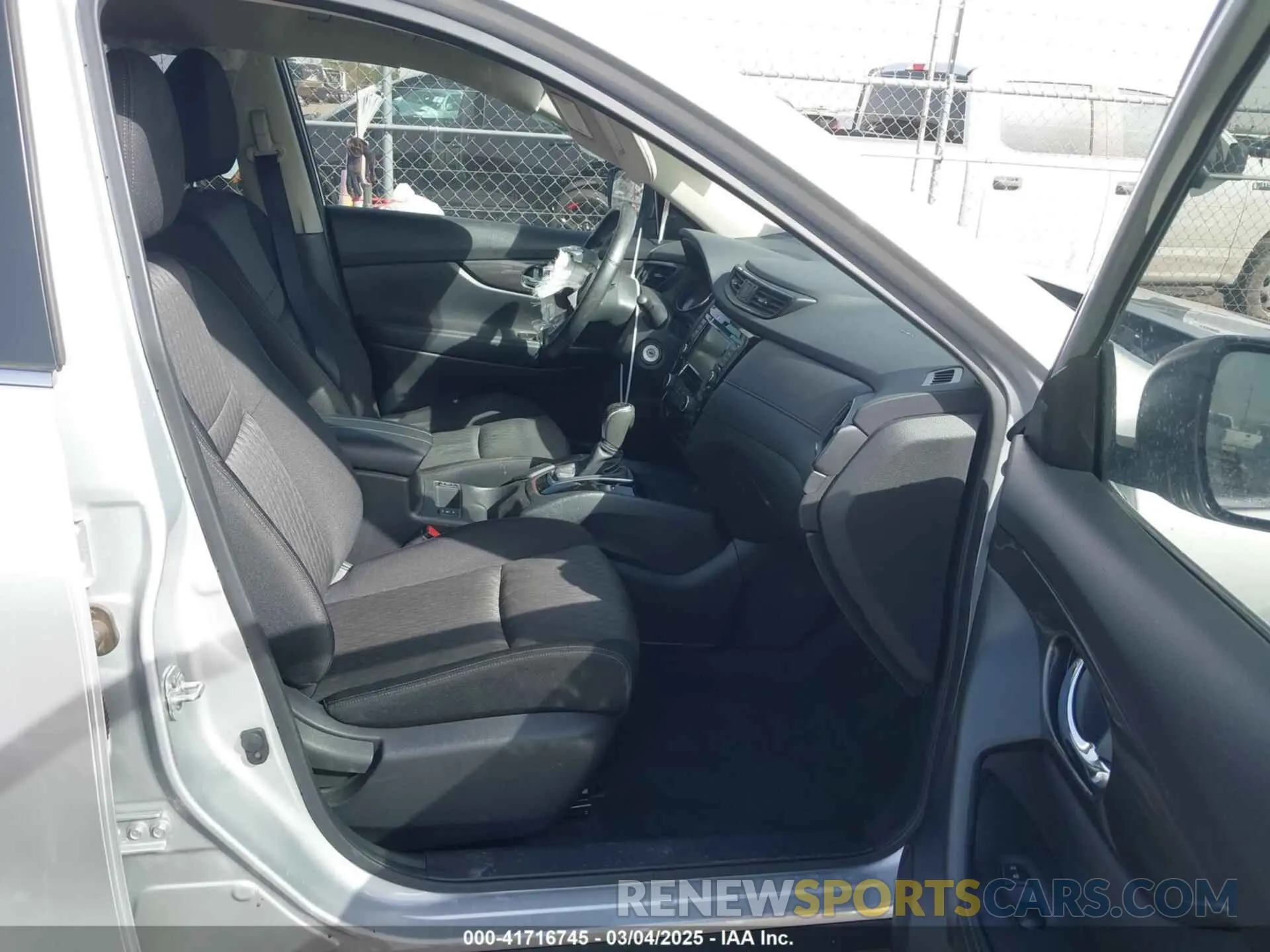 5 Photograph of a damaged car JN8AT2MT8KW501590 NISSAN ROGUE 2019