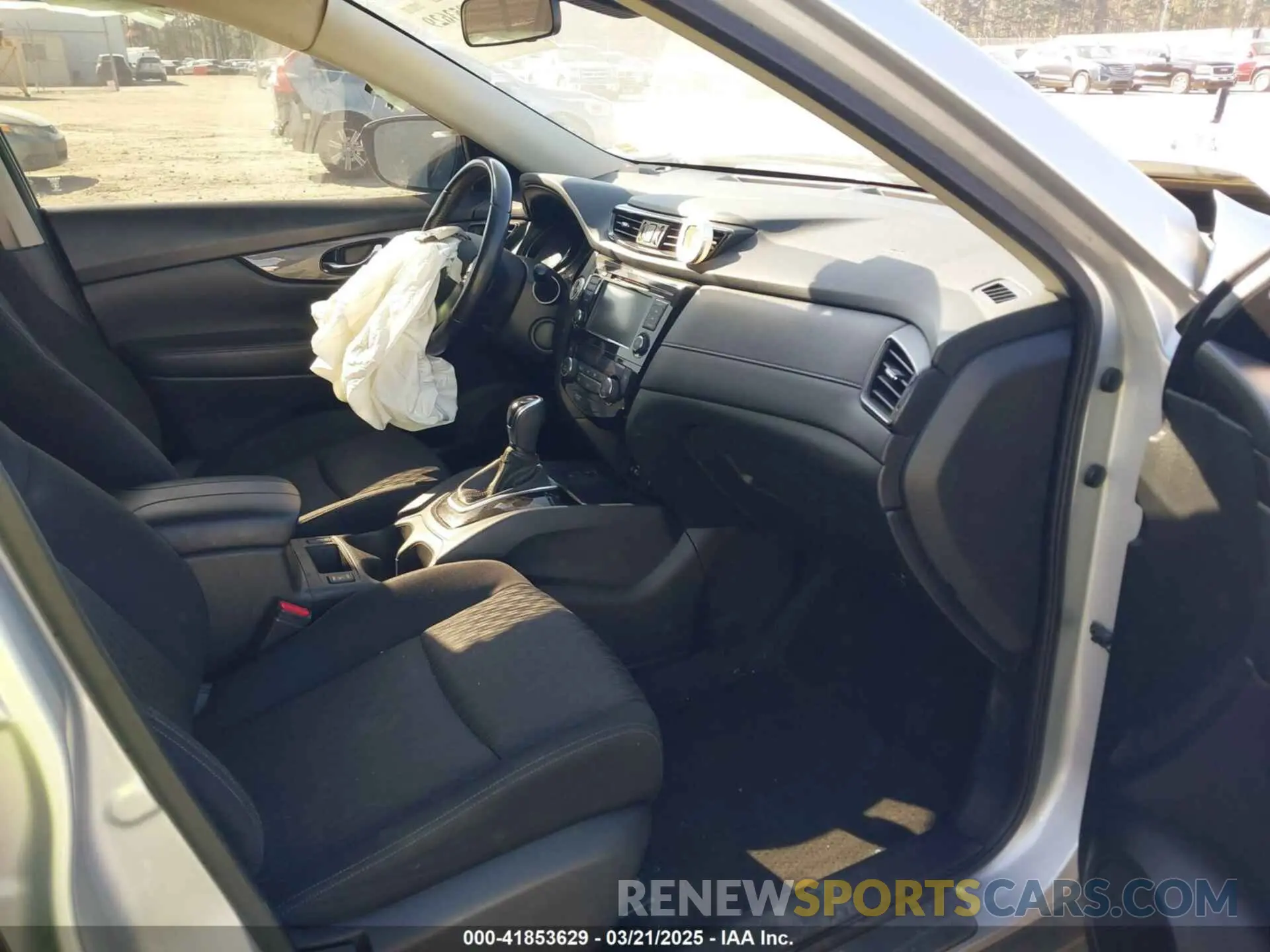 5 Photograph of a damaged car JN8AT2MT9KW263300 NISSAN ROGUE 2019