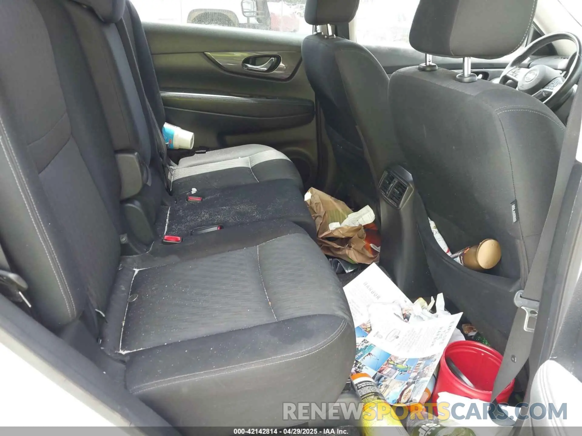 8 Photograph of a damaged car JN8AT2MV0KW373010 NISSAN ROGUE 2019