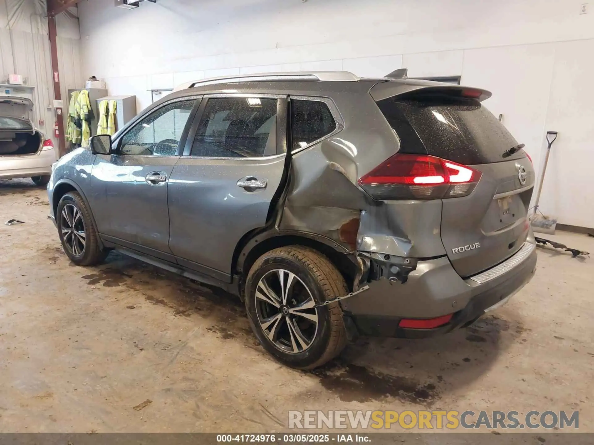 3 Фотография поврежденного автомобиля JN8AT2MV0KW385450 NISSAN ROGUE 2019
