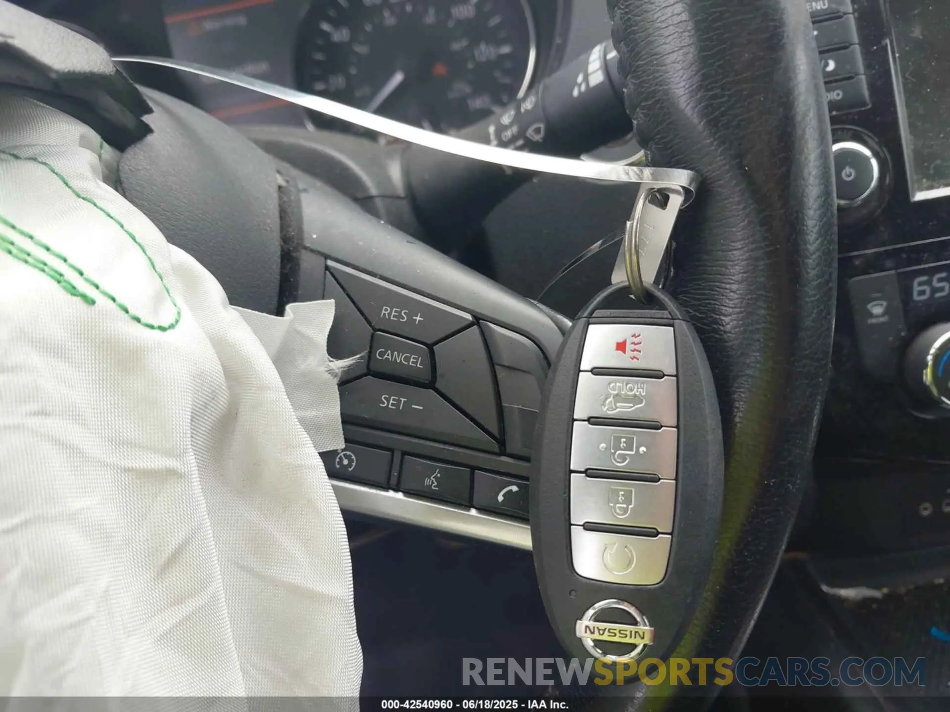 11 Photograph of a damaged car JN8AT2MV1KW371346 NISSAN ROGUE 2019