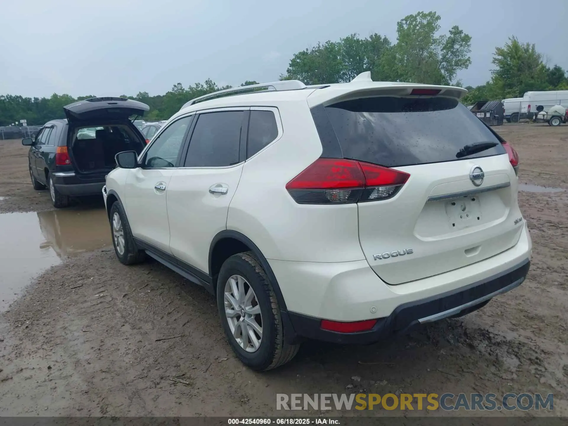 3 Photograph of a damaged car JN8AT2MV1KW371346 NISSAN ROGUE 2019