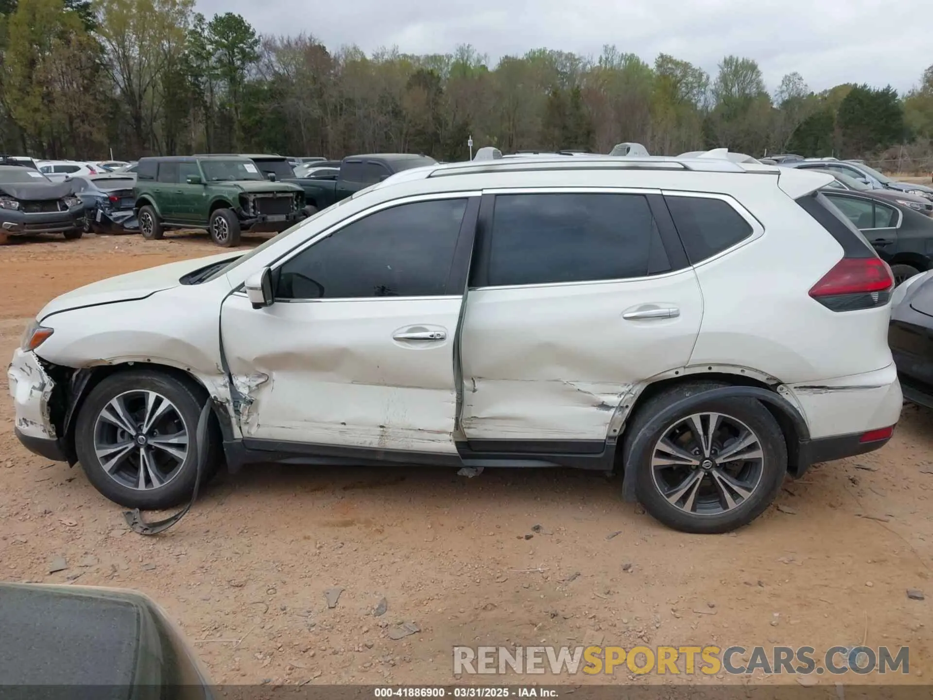 14 Photograph of a damaged car JN8AT2MV1KW387675 NISSAN ROGUE 2019