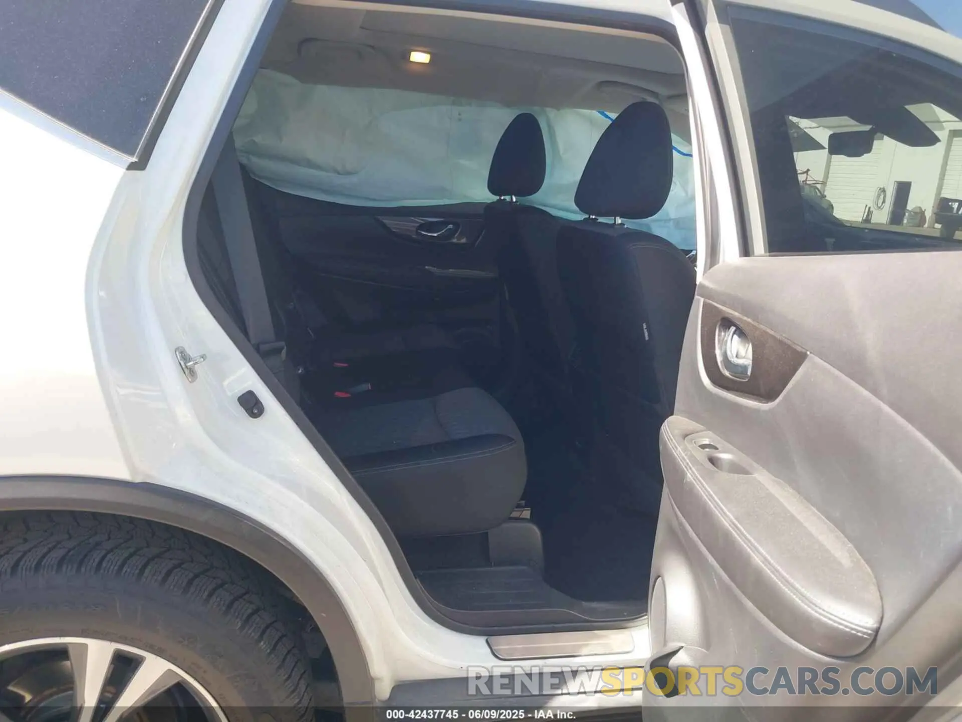 8 Photograph of a damaged car JN8AT2MV4KW396192 NISSAN ROGUE 2019