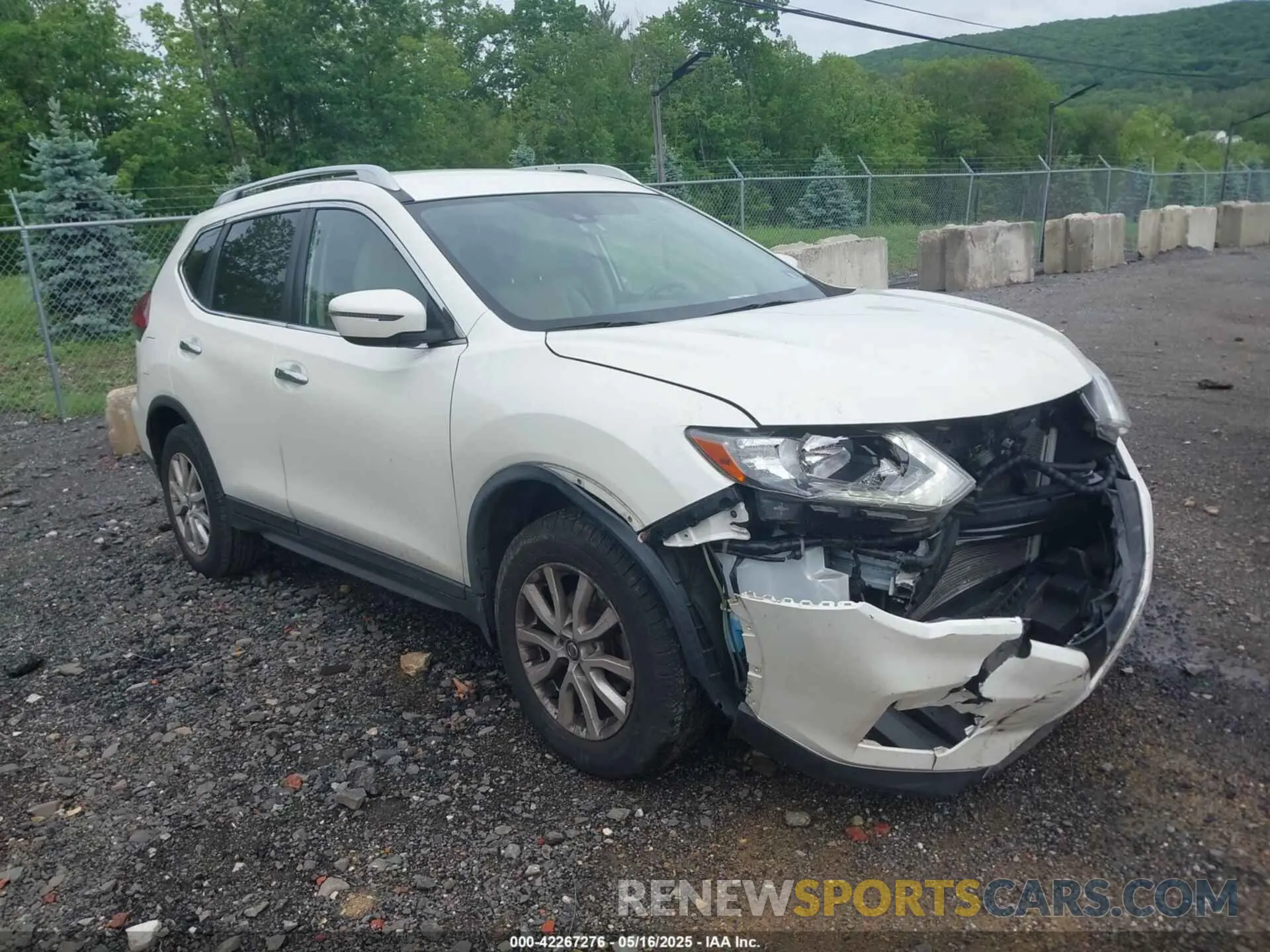 1 Photograph of a damaged car JN8AT2MV6KW392273 NISSAN ROGUE 2019