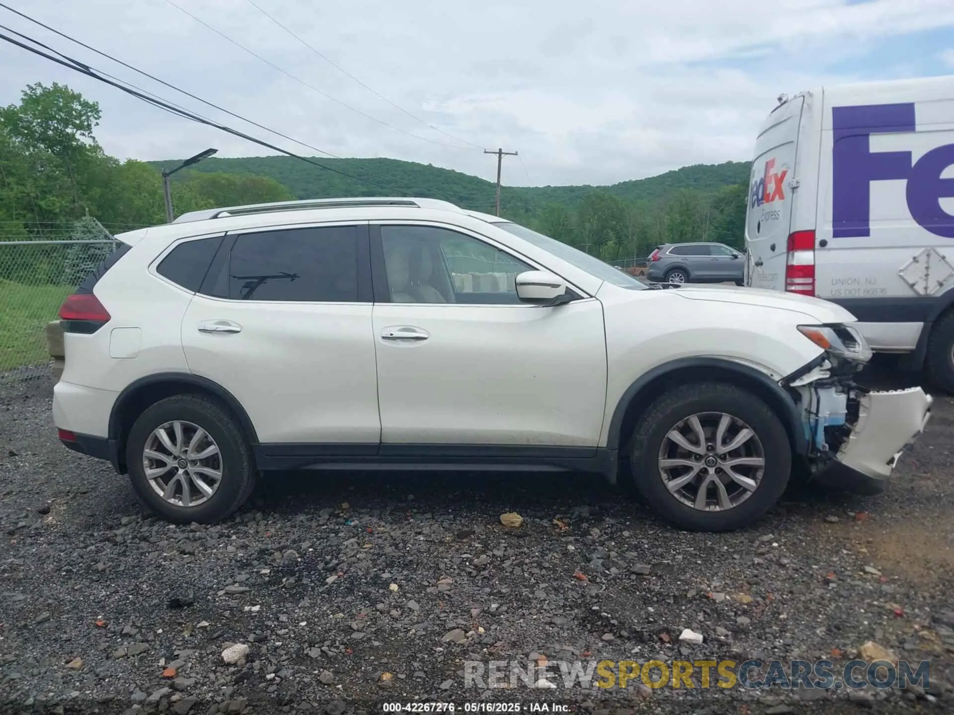 13 Photograph of a damaged car JN8AT2MV6KW392273 NISSAN ROGUE 2019