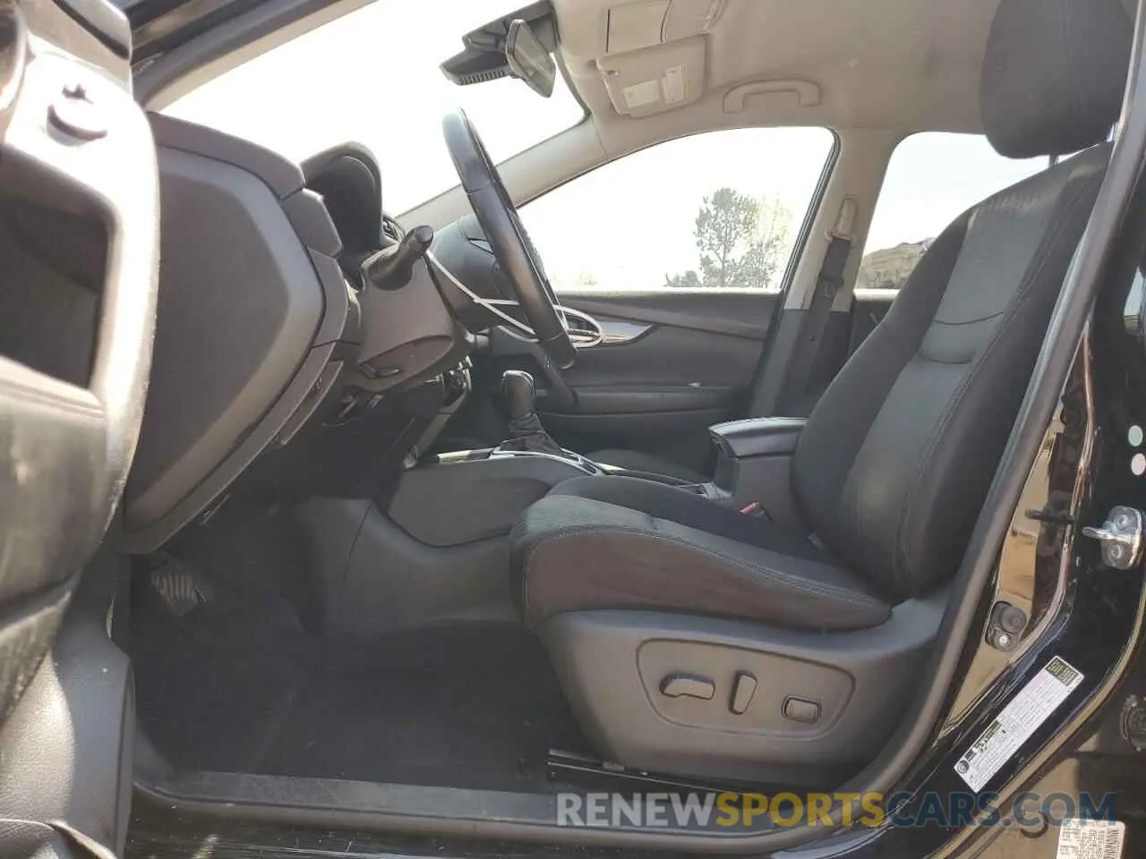 7 Photograph of a damaged car JN8AT2MV7KW372601 NISSAN ROGUE 2019