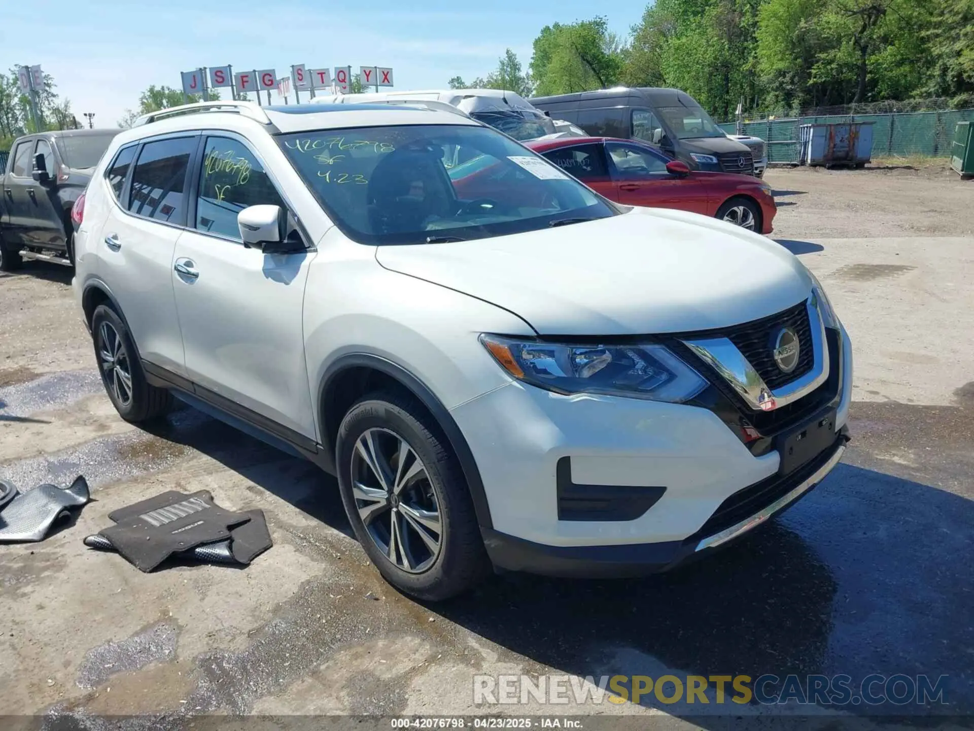 1 Photograph of a damaged car JN8AT2MV7KW385753 NISSAN ROGUE 2019