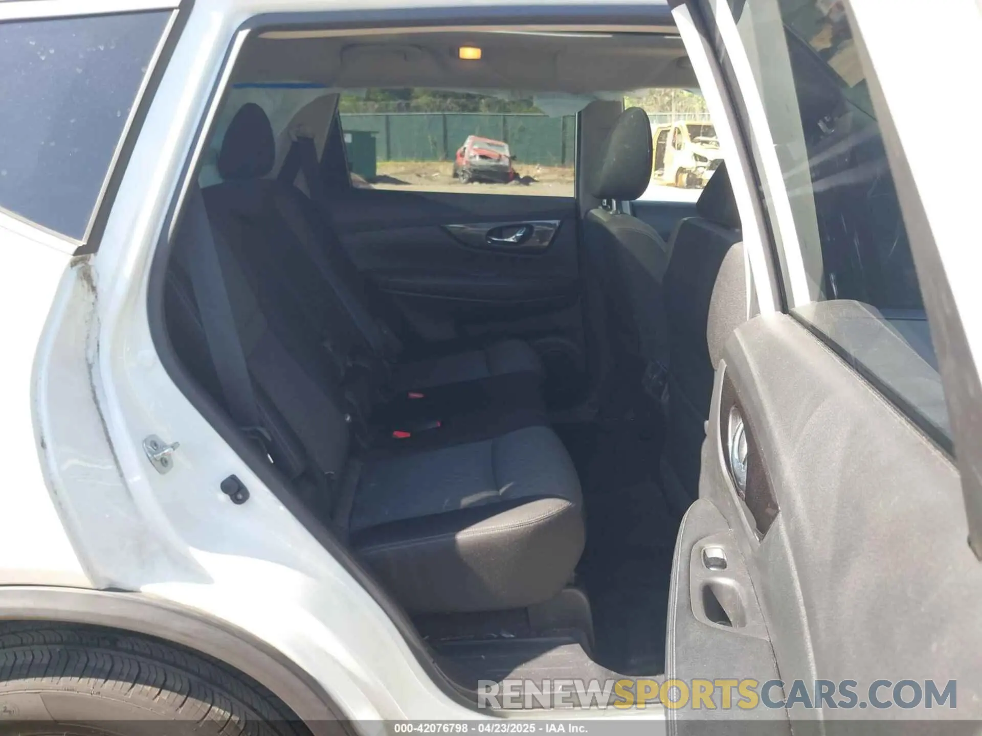 8 Photograph of a damaged car JN8AT2MV7KW385753 NISSAN ROGUE 2019
