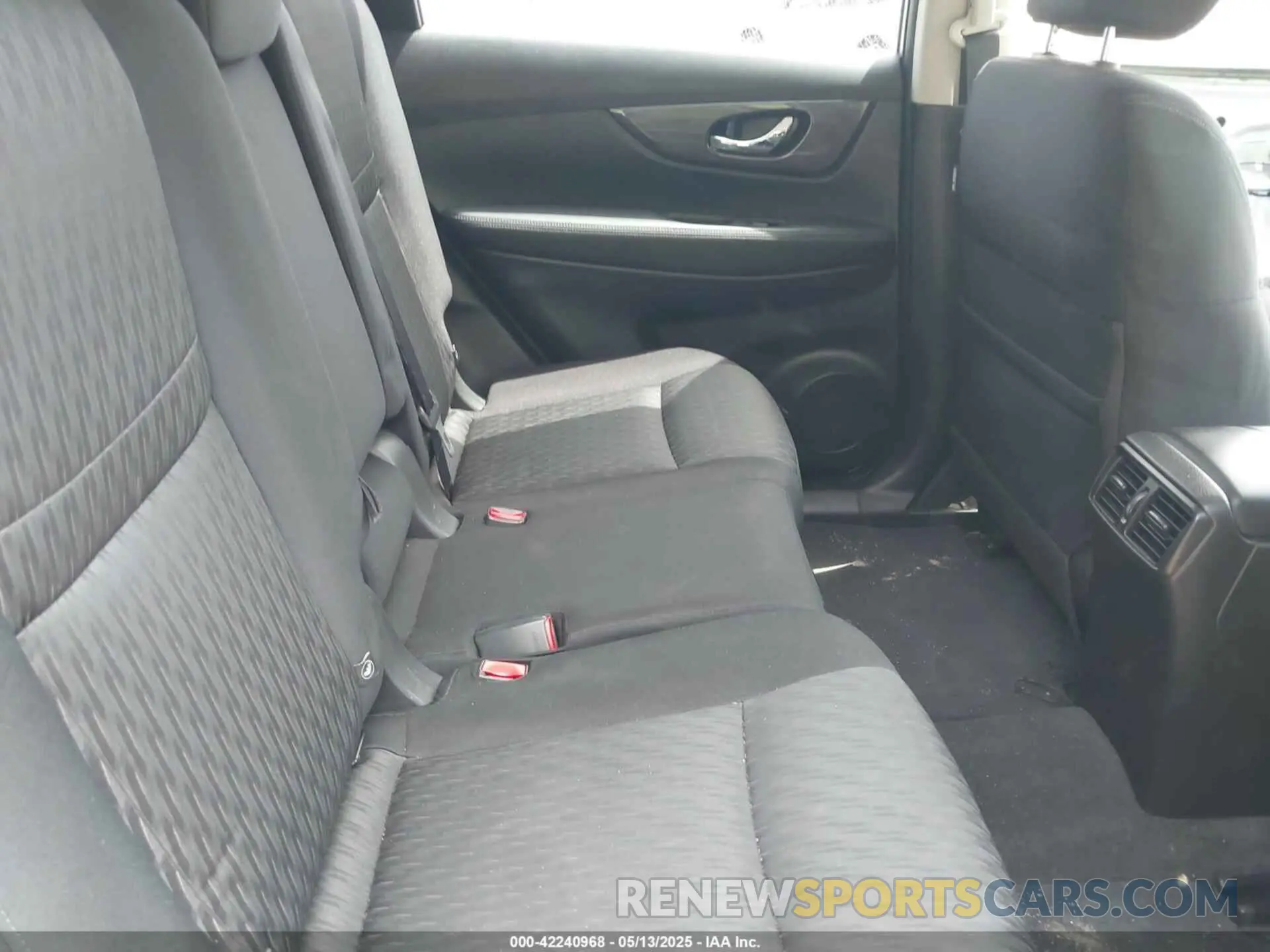 8 Photograph of a damaged car JN8AT2MV8KW373935 NISSAN ROGUE 2019