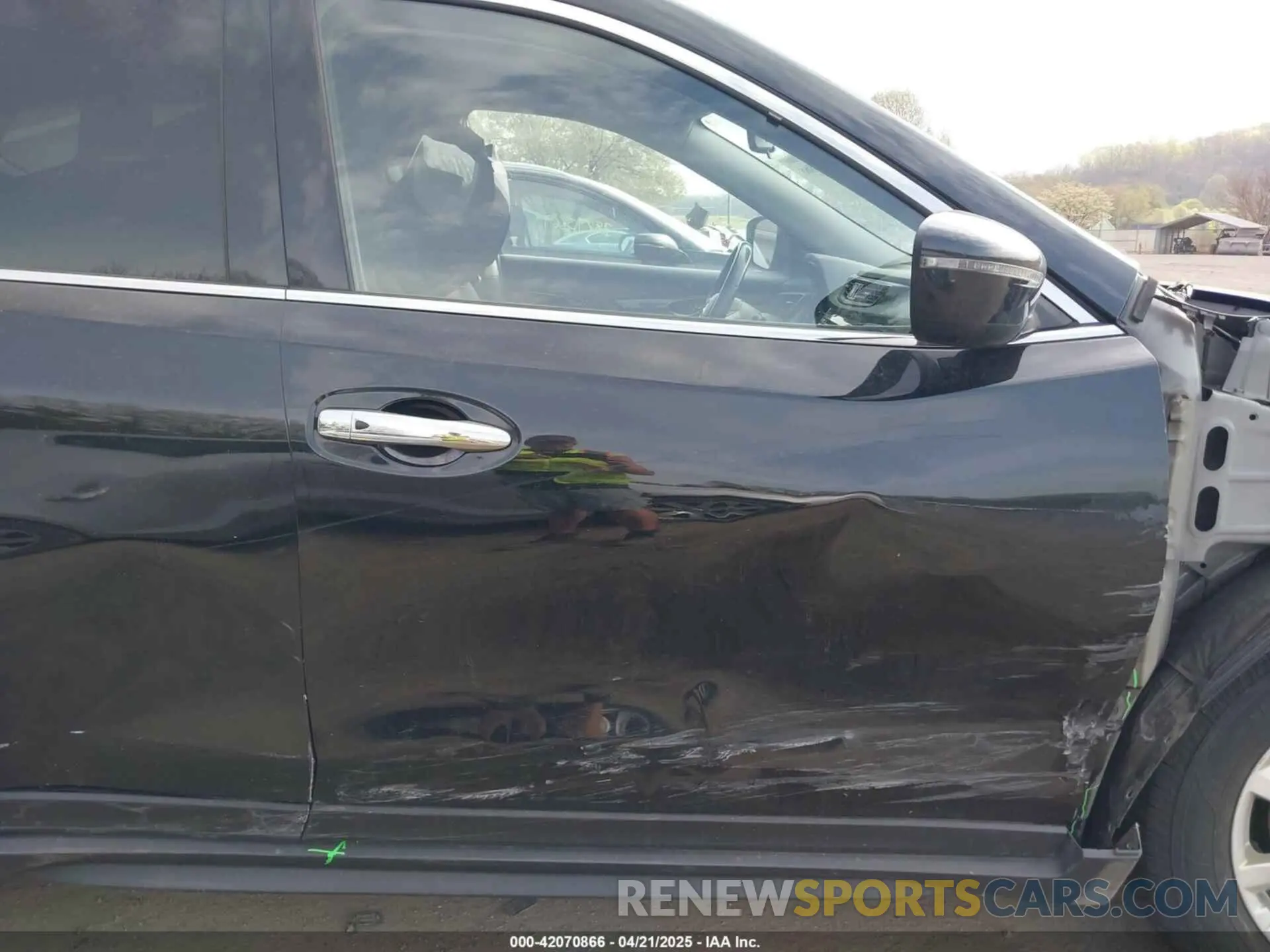 19 Photograph of a damaged car JN8AT2MV9KW386824 NISSAN ROGUE 2019