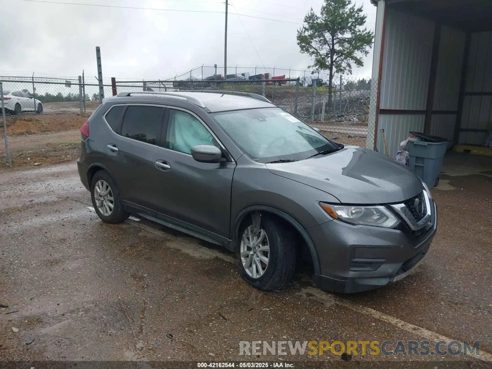 1 Photograph of a damaged car KNMAT2MT0KP526358 NISSAN ROGUE 2019