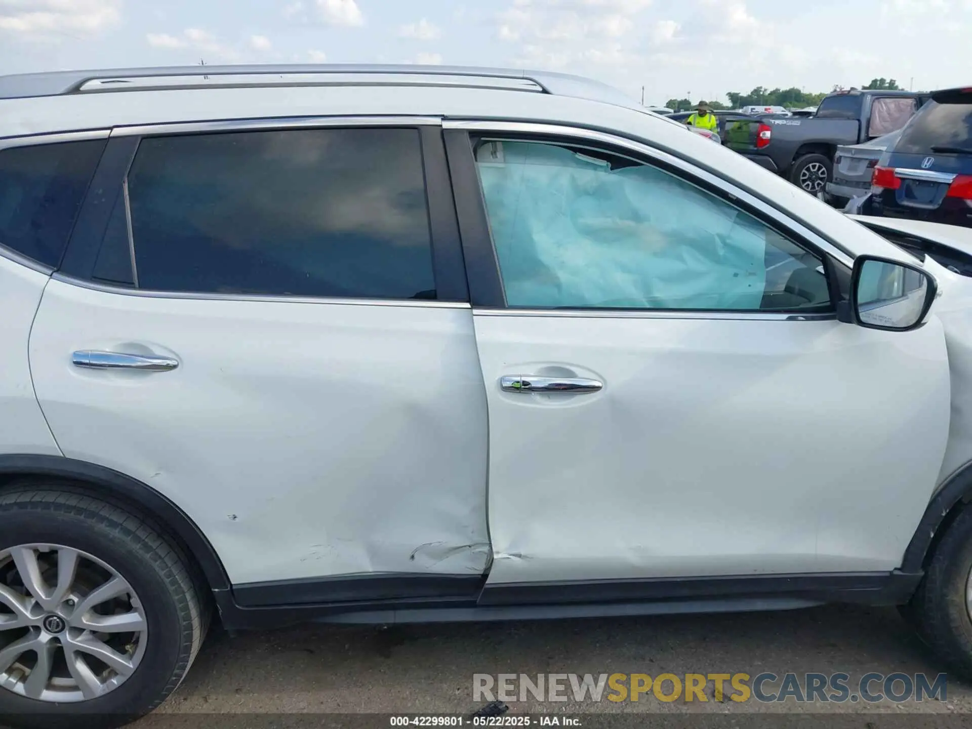 12 Photograph of a damaged car KNMAT2MT0KP541667 NISSAN ROGUE 2019