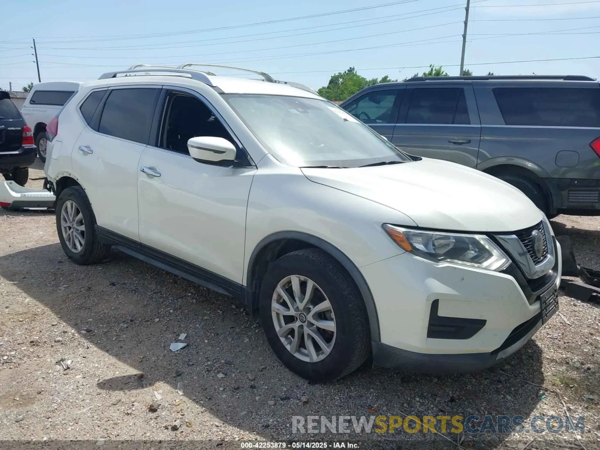 1 Photograph of a damaged car KNMAT2MT2KP543145 NISSAN ROGUE 2019