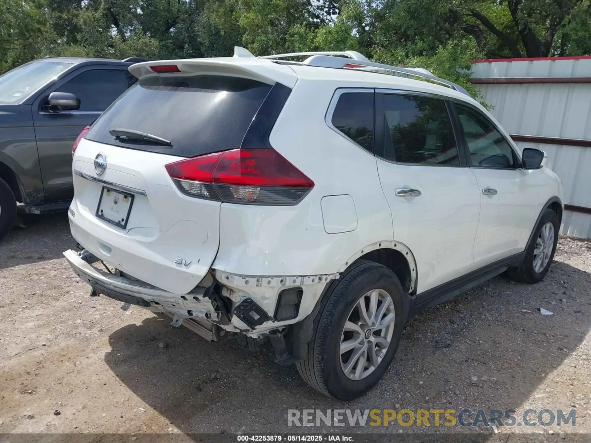 4 Photograph of a damaged car KNMAT2MT2KP543145 NISSAN ROGUE 2019