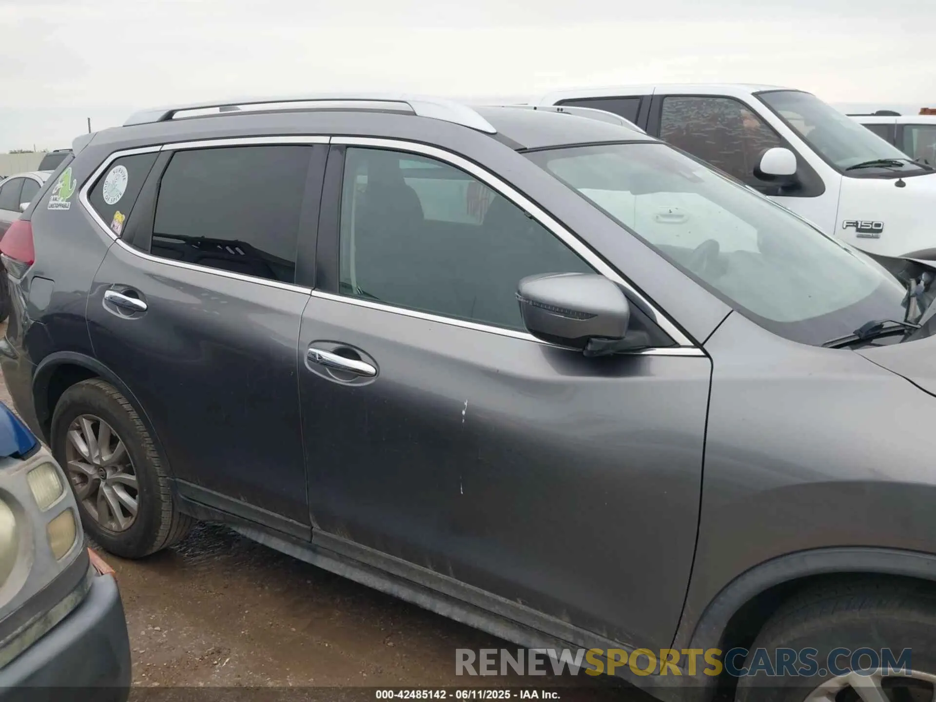 13 Photograph of a damaged car KNMAT2MT5KP526338 NISSAN ROGUE 2019