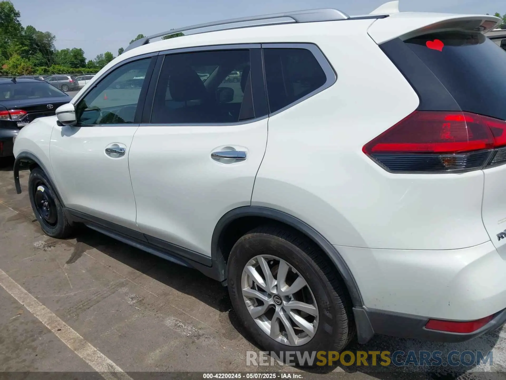 3 Photograph of a damaged car KNMAT2MV1KP529528 NISSAN ROGUE 2019