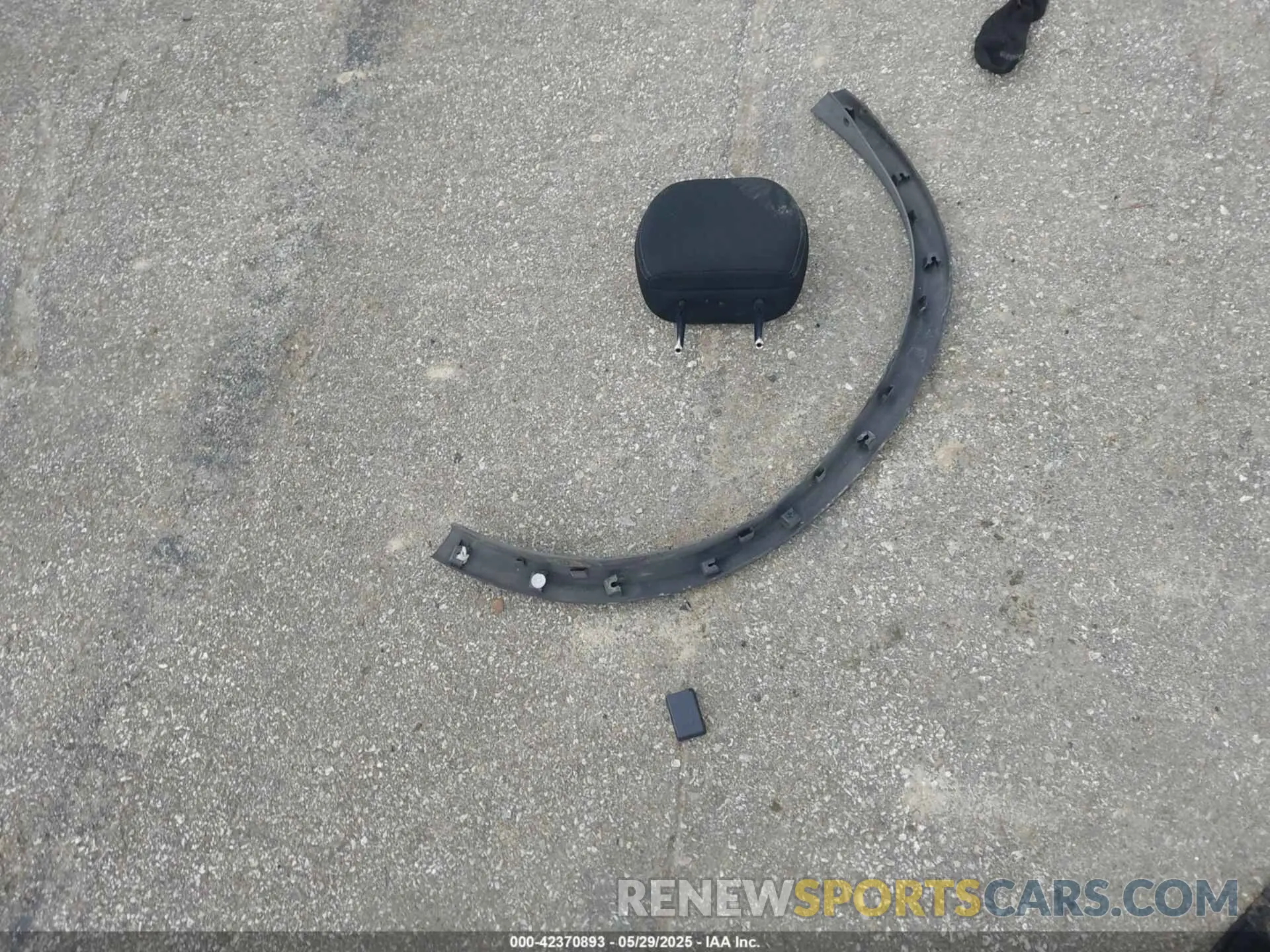 12 Photograph of a damaged car KNMAT2MV2KP516092 NISSAN ROGUE 2019
