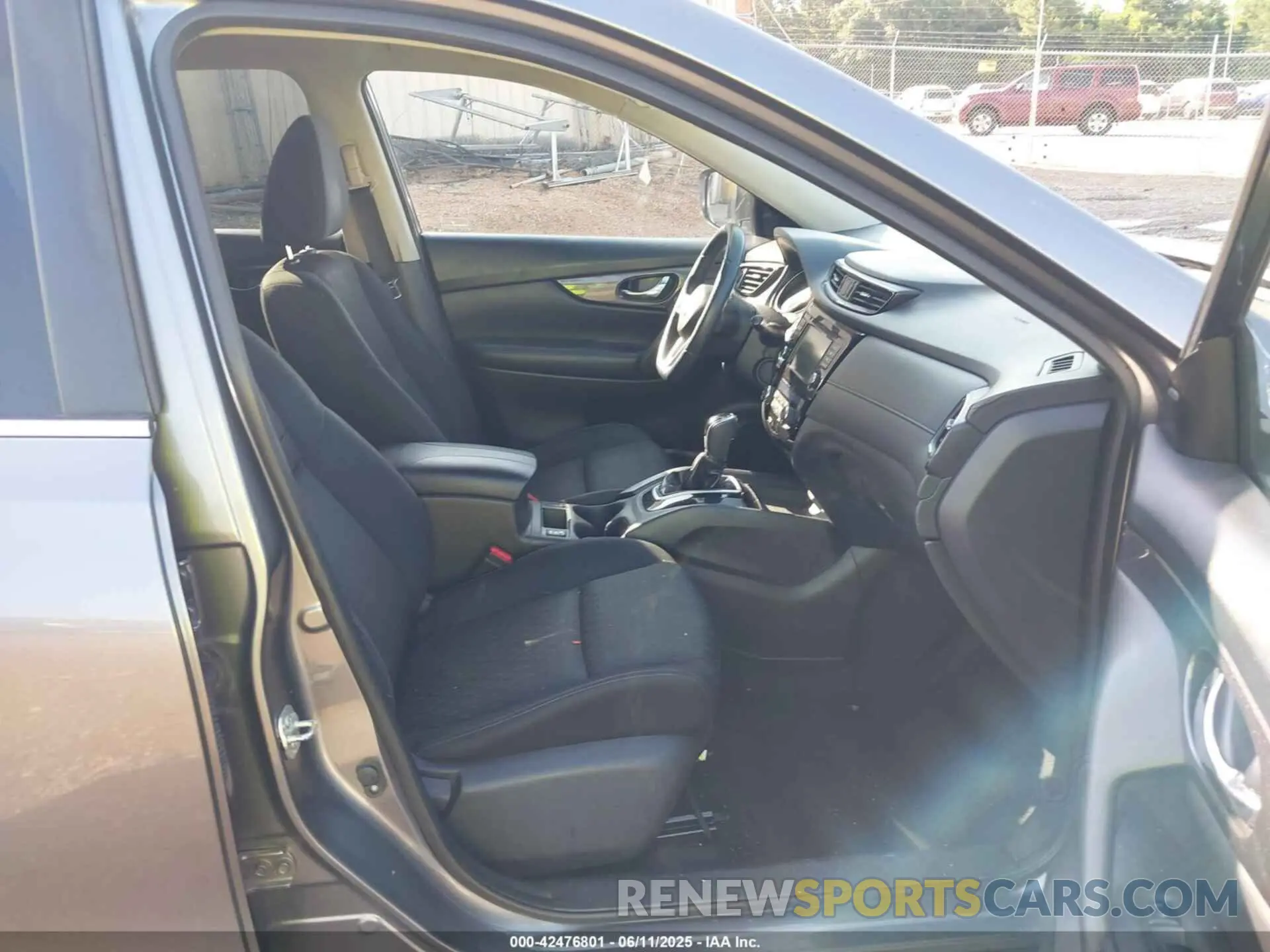 5 Photograph of a damaged car KNMAT2MV2KP526184 NISSAN ROGUE 2019