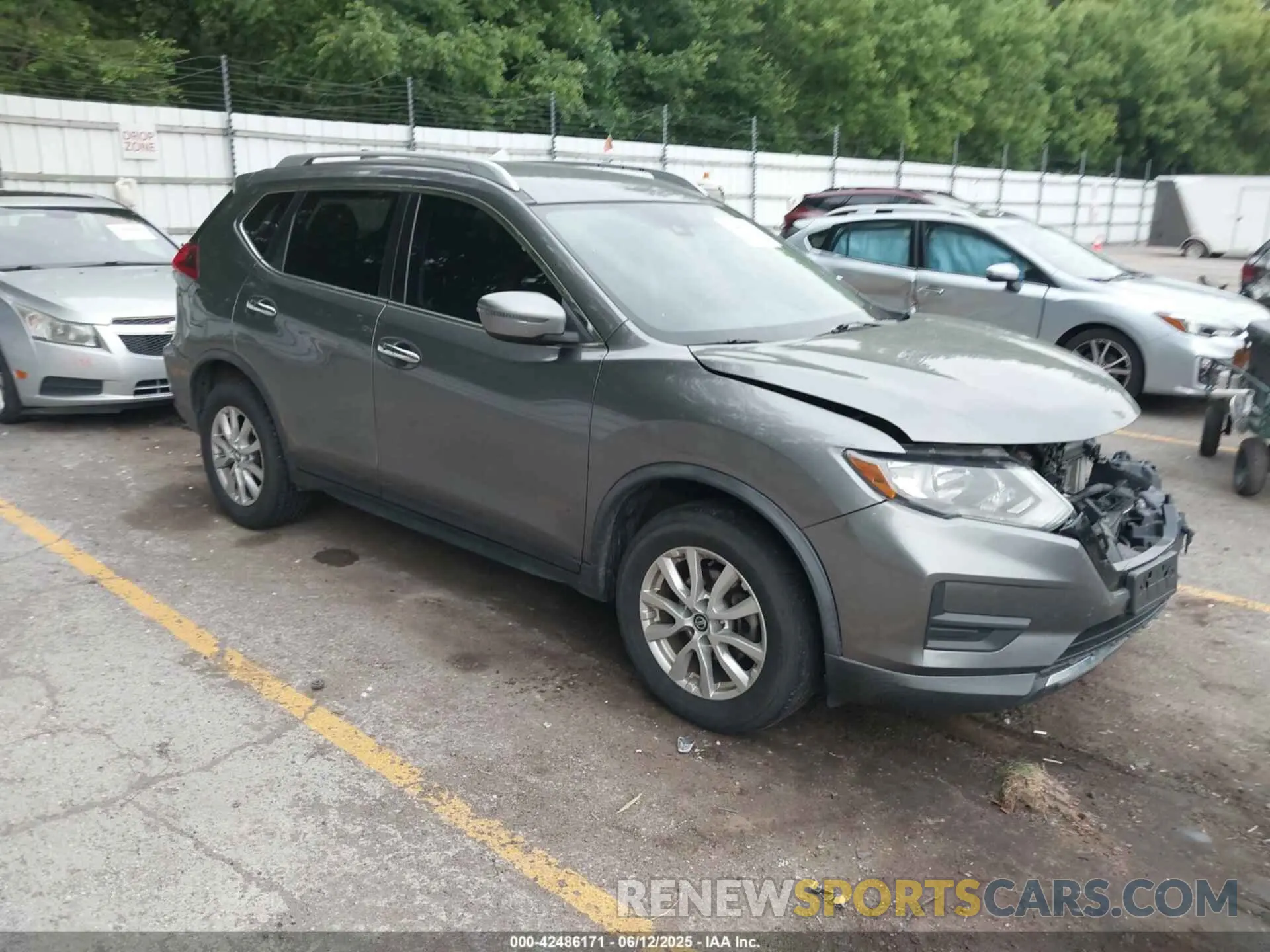 1 Photograph of a damaged car KNMAT2MVXKP500917 NISSAN ROGUE 2019