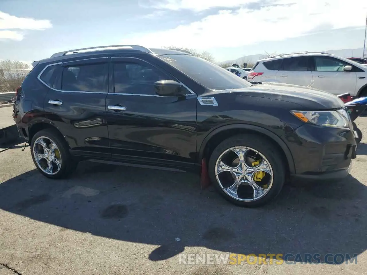 4 Photograph of a damaged car 5N1AT2MT1LC817469 NISSAN ROGUE 2020