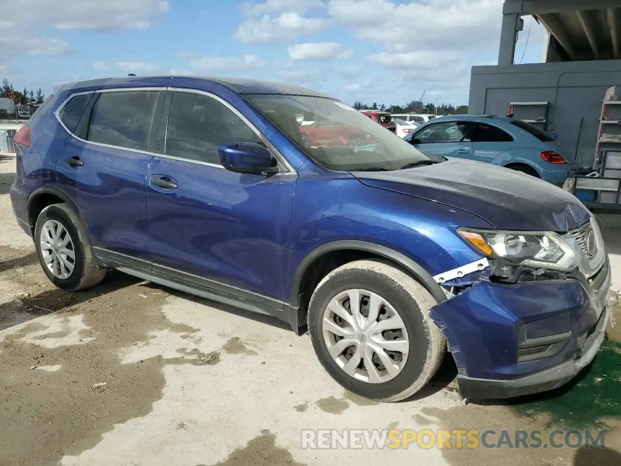 4 Photograph of a damaged car 5N1AT2MT2LC723505 NISSAN ROGUE 2020