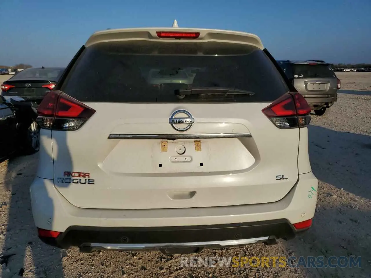 6 Photograph of a damaged car 5N1AT2MT3LC752091 NISSAN ROGUE 2020