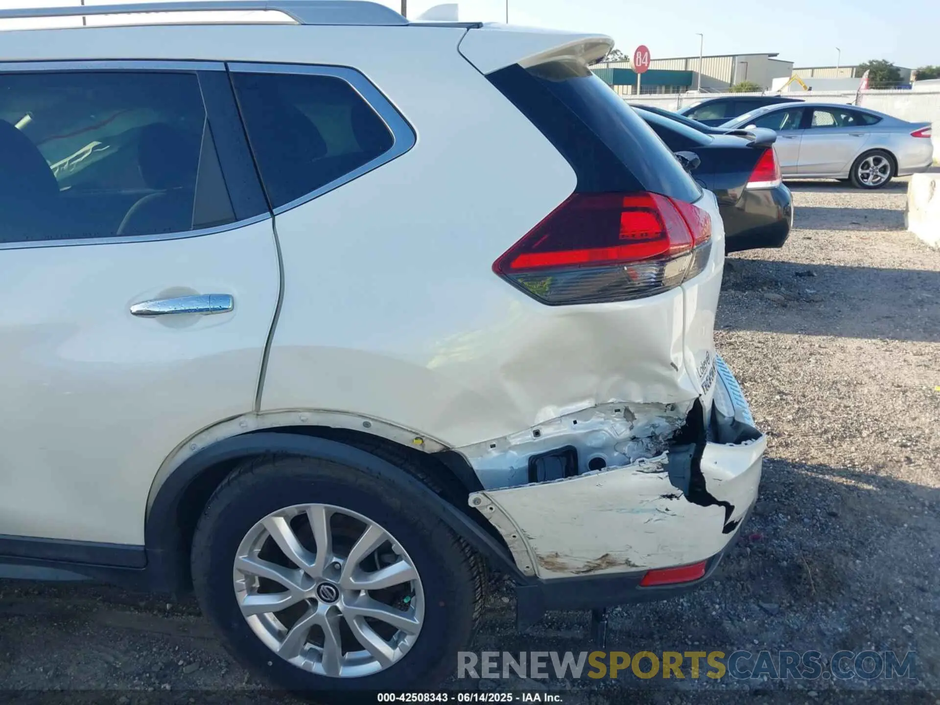 6 Photograph of a damaged car 5N1AT2MT5LC796724 NISSAN ROGUE 2020