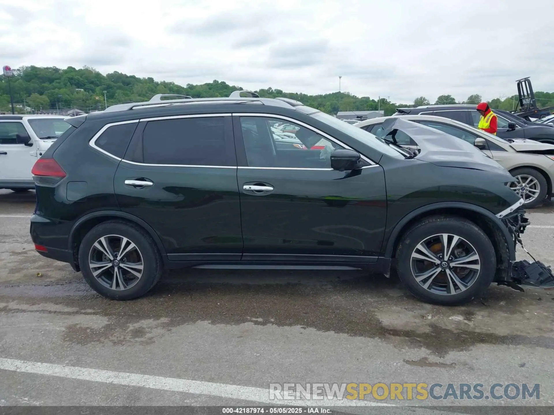 14 Photograph of a damaged car 5N1AT2MT7LC755818 NISSAN ROGUE 2020