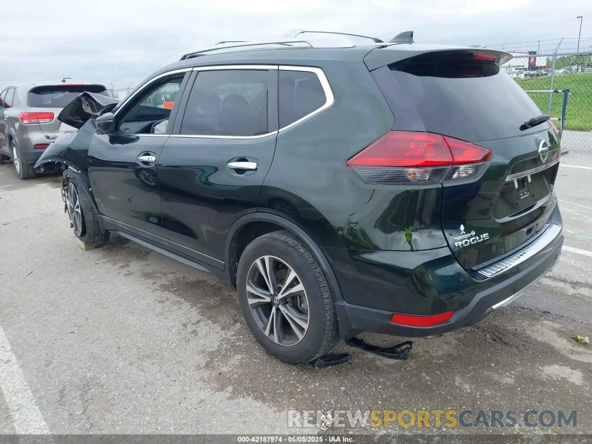 3 Photograph of a damaged car 5N1AT2MT7LC755818 NISSAN ROGUE 2020