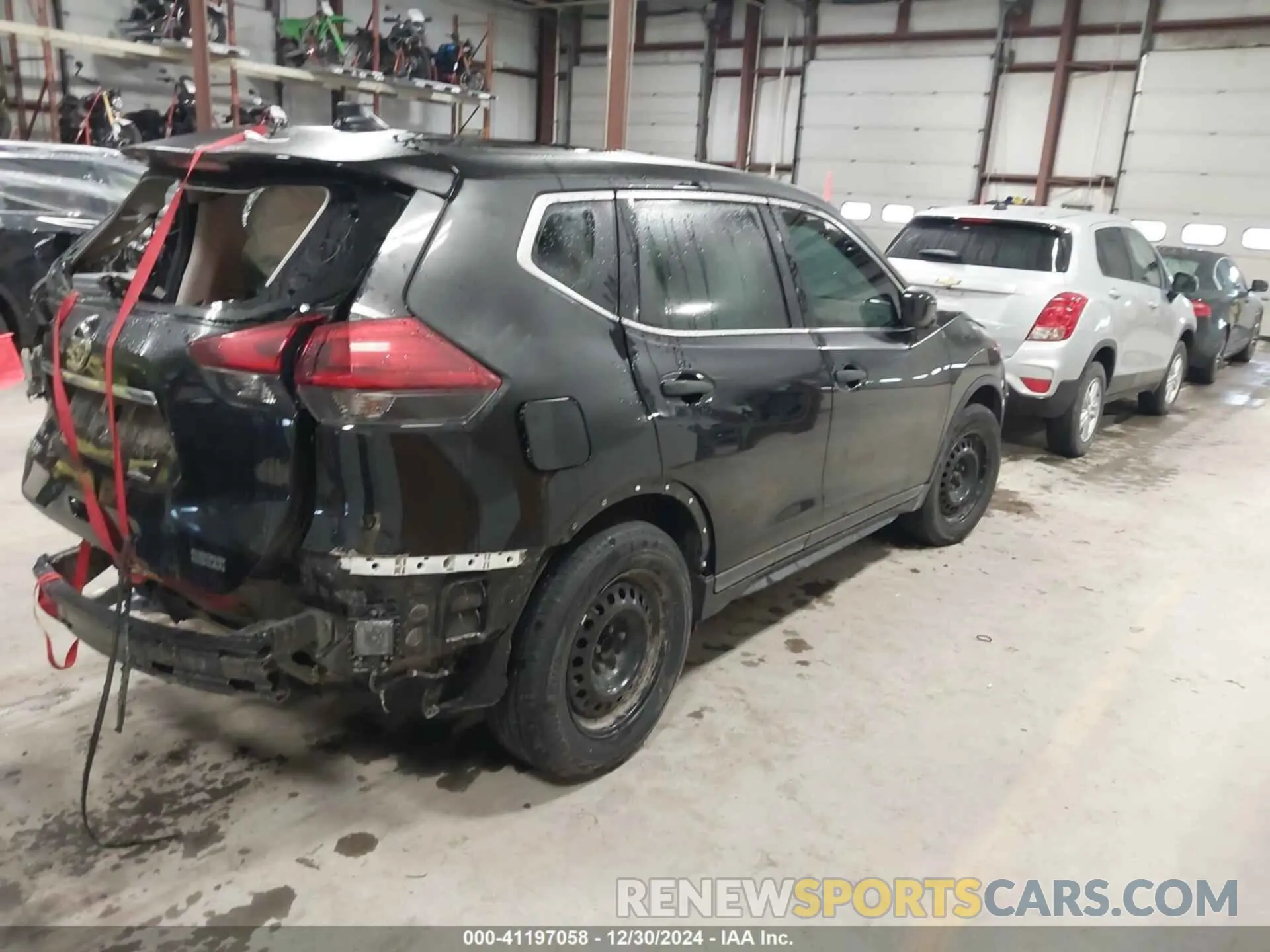 4 Photograph of a damaged car 5N1AT2MT7LC802930 NISSAN ROGUE 2020