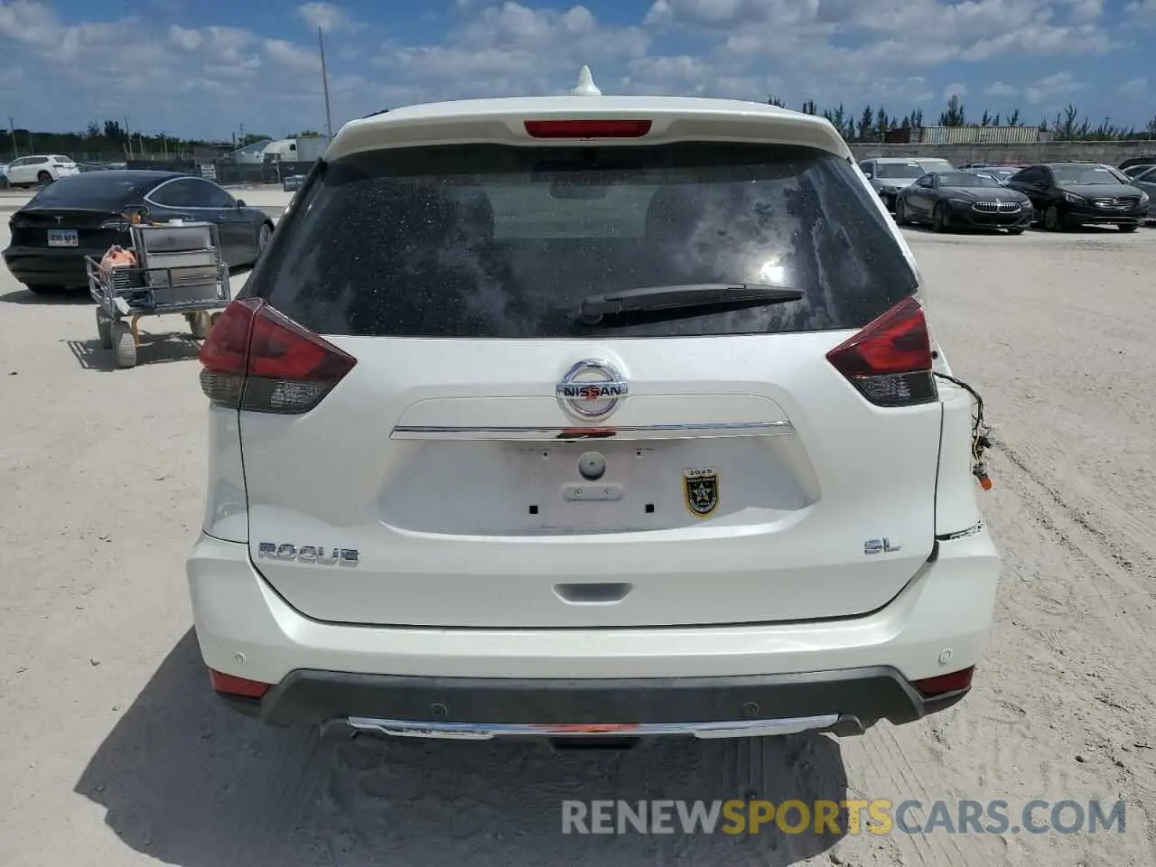 6 Photograph of a damaged car 5N1AT2MT8LC729096 NISSAN ROGUE 2020