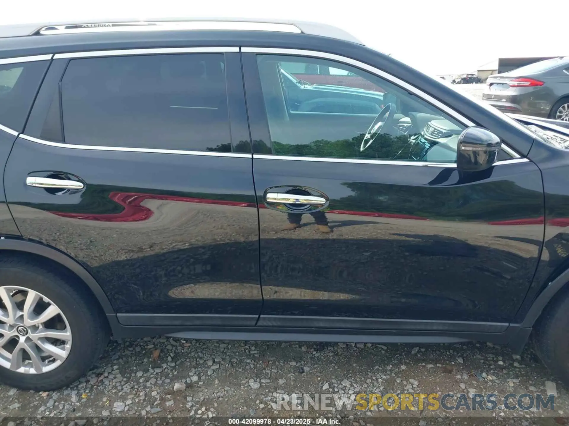14 Photograph of a damaged car 5N1AT2MT8LC761711 NISSAN ROGUE 2020