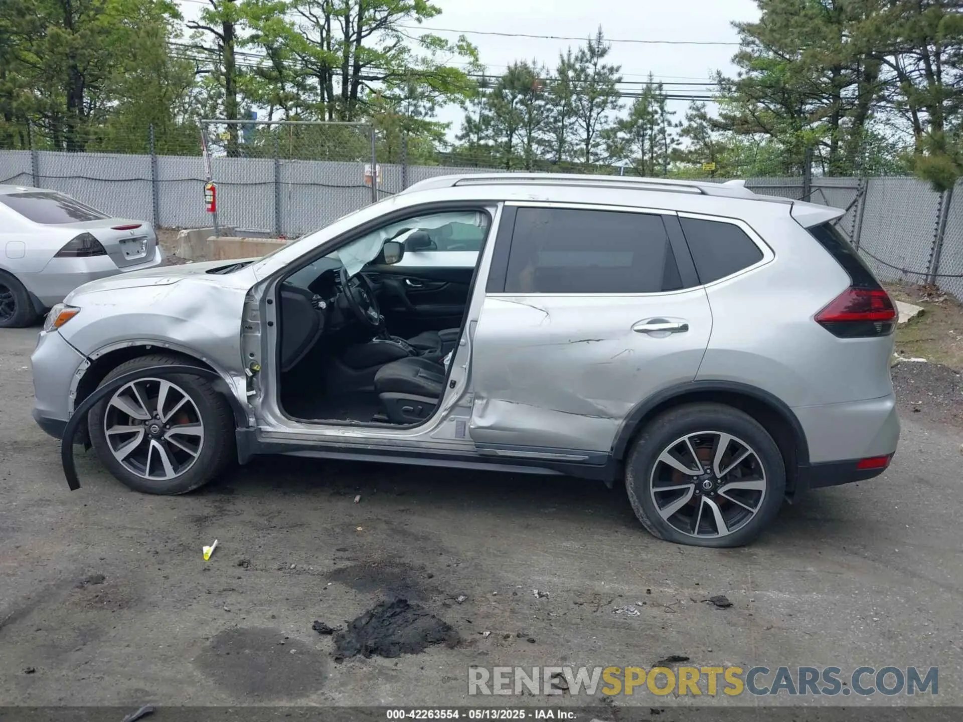 13 Photograph of a damaged car 5N1AT2MTXLC731464 NISSAN ROGUE 2020