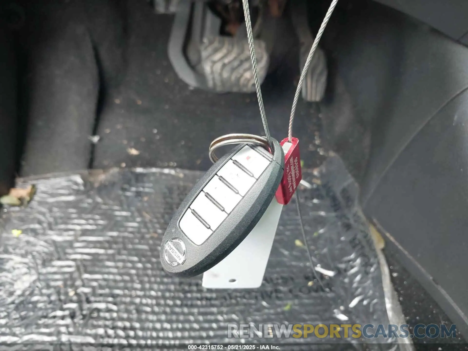 11 Photograph of a damaged car 5N1AT2MTXLC738768 NISSAN ROGUE 2020
