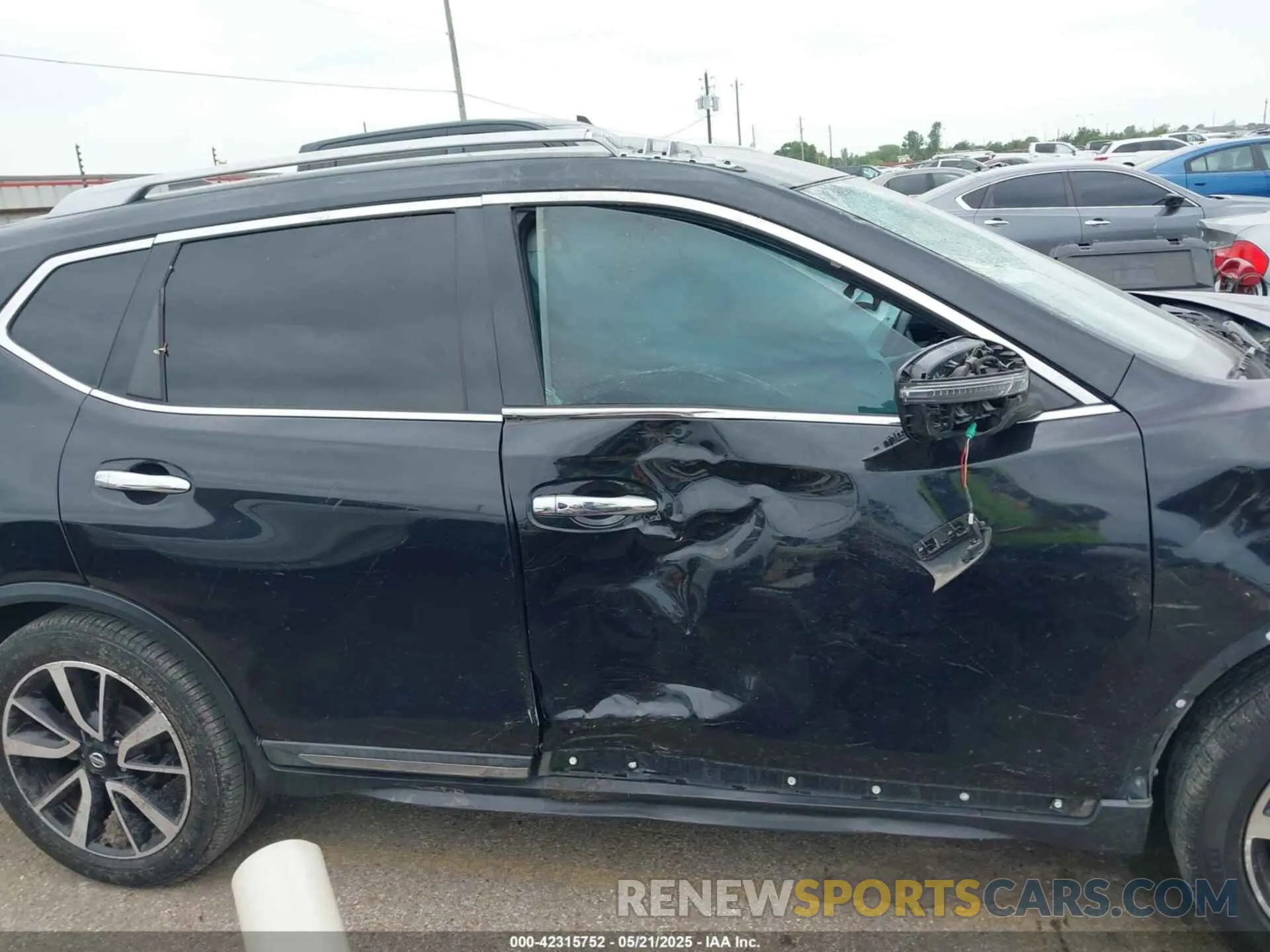 13 Photograph of a damaged car 5N1AT2MTXLC738768 NISSAN ROGUE 2020