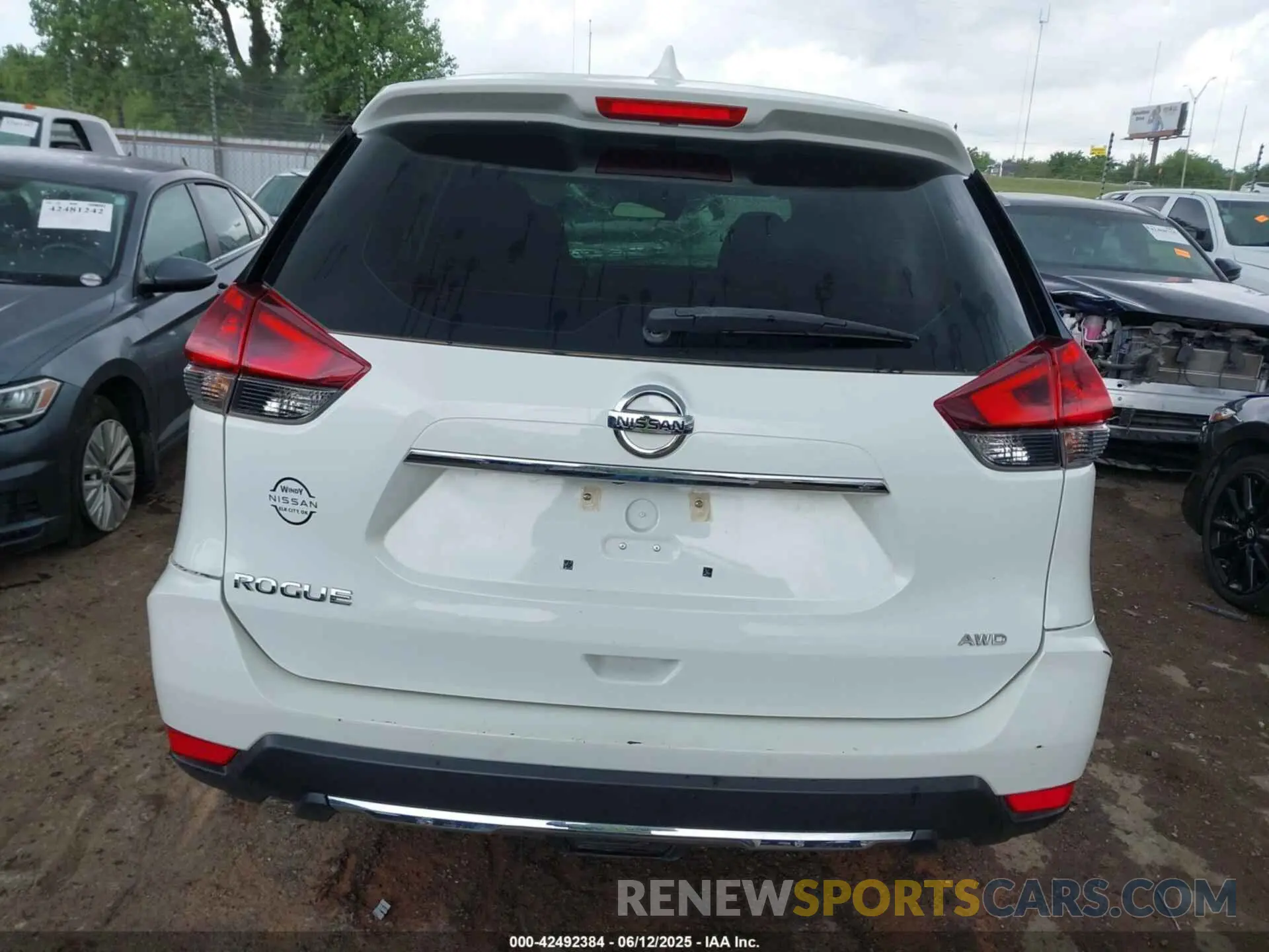 16 Photograph of a damaged car 5N1AT2MV0LC711564 NISSAN ROGUE 2020