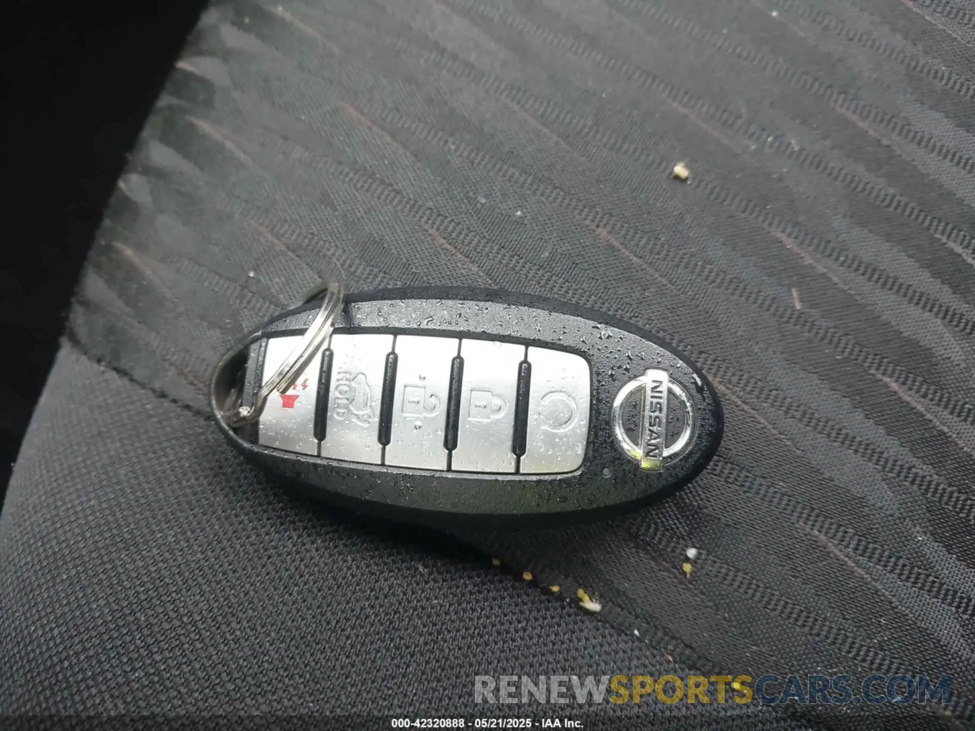 11 Photograph of a damaged car 5N1AT2MV0LC750106 NISSAN ROGUE 2020