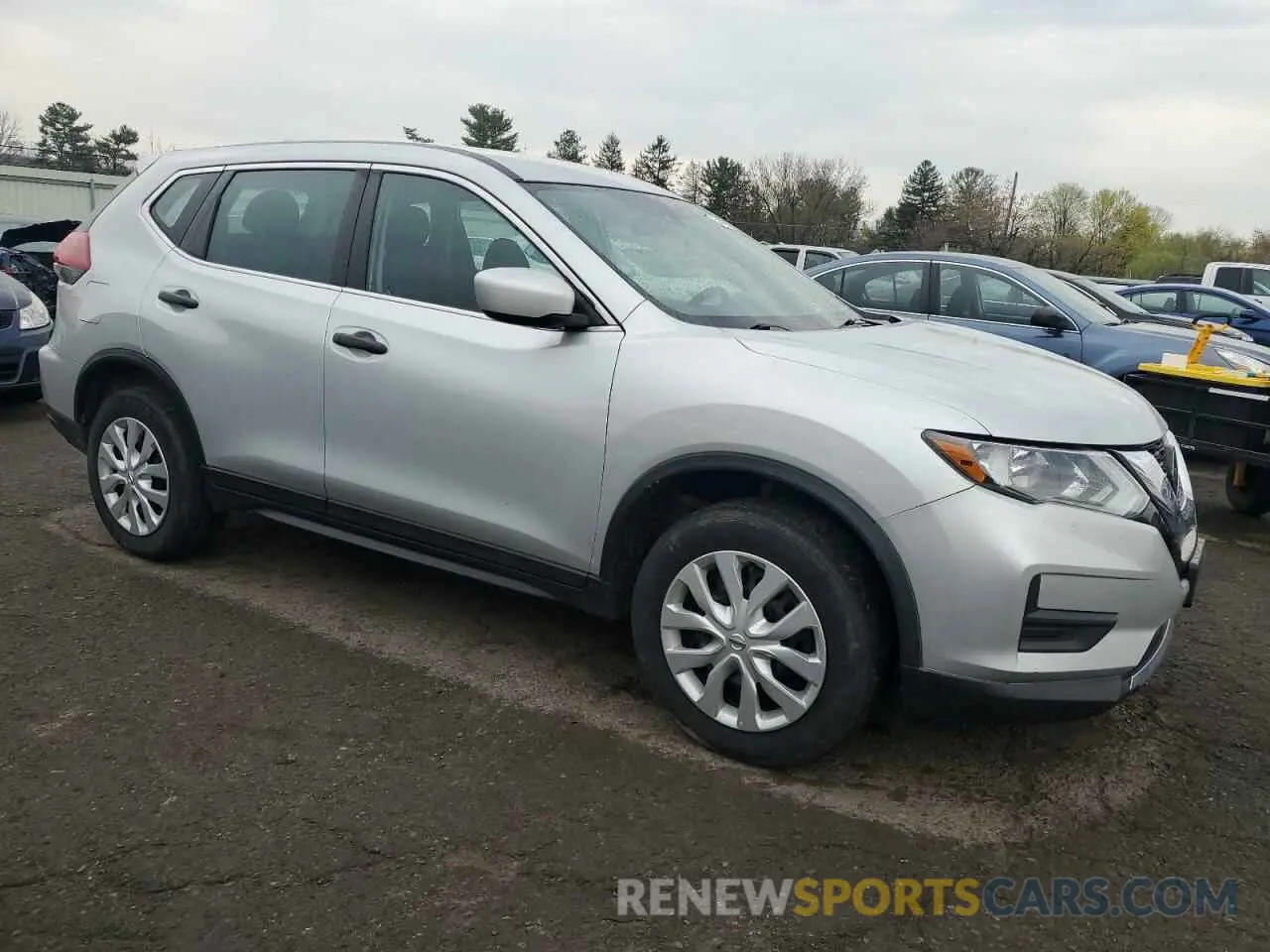 4 Photograph of a damaged car 5N1AT2MV2LC763228 NISSAN ROGUE 2020